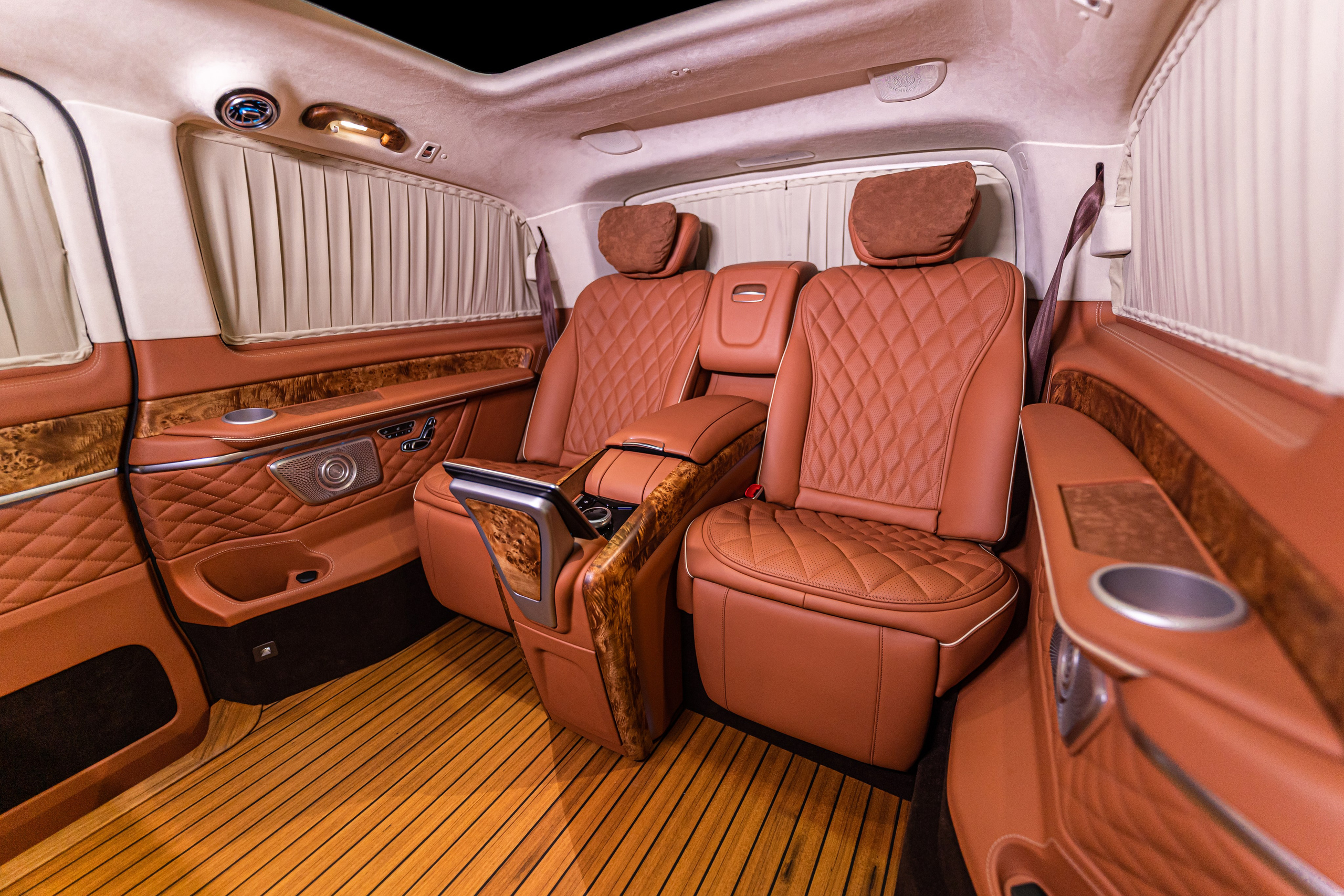 V-Class Brown Yacht. Автомобильный фотограф в Москве | Базилев Александр