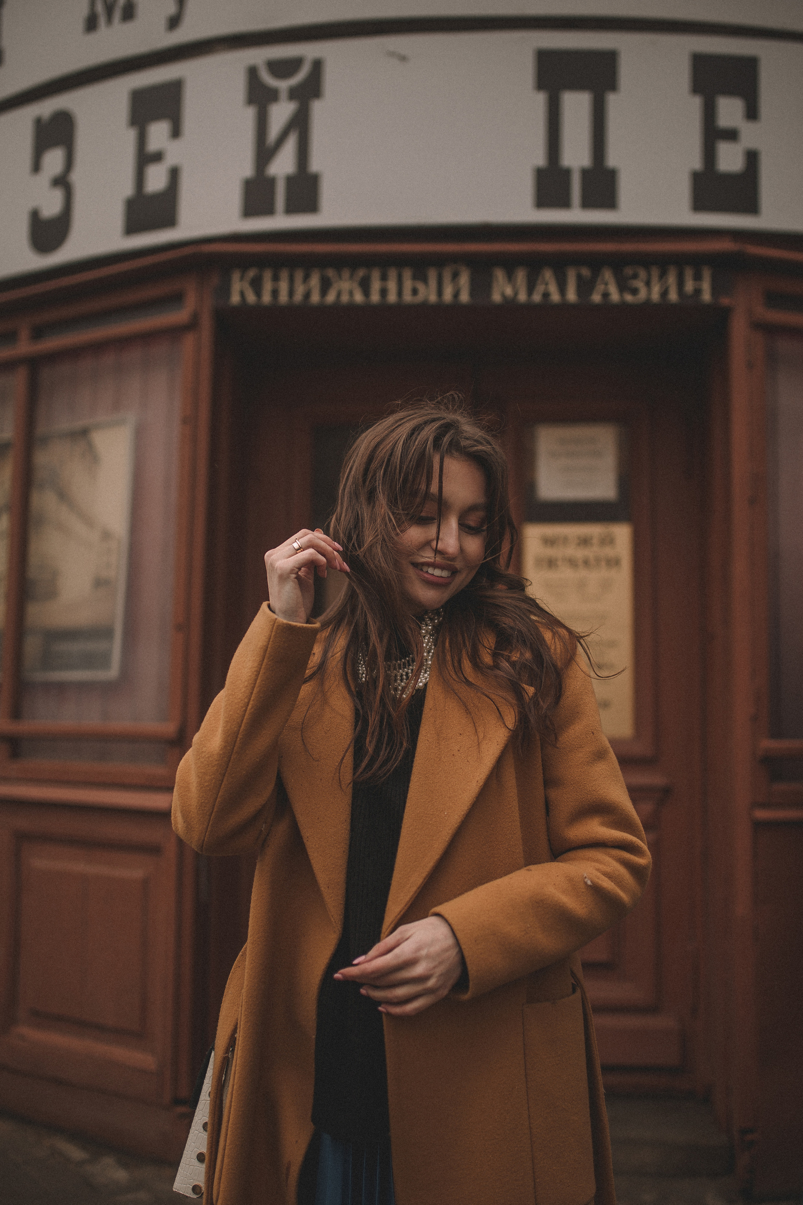Фотосессия в парадной. Фотограф Екатерина Амбрушкевич