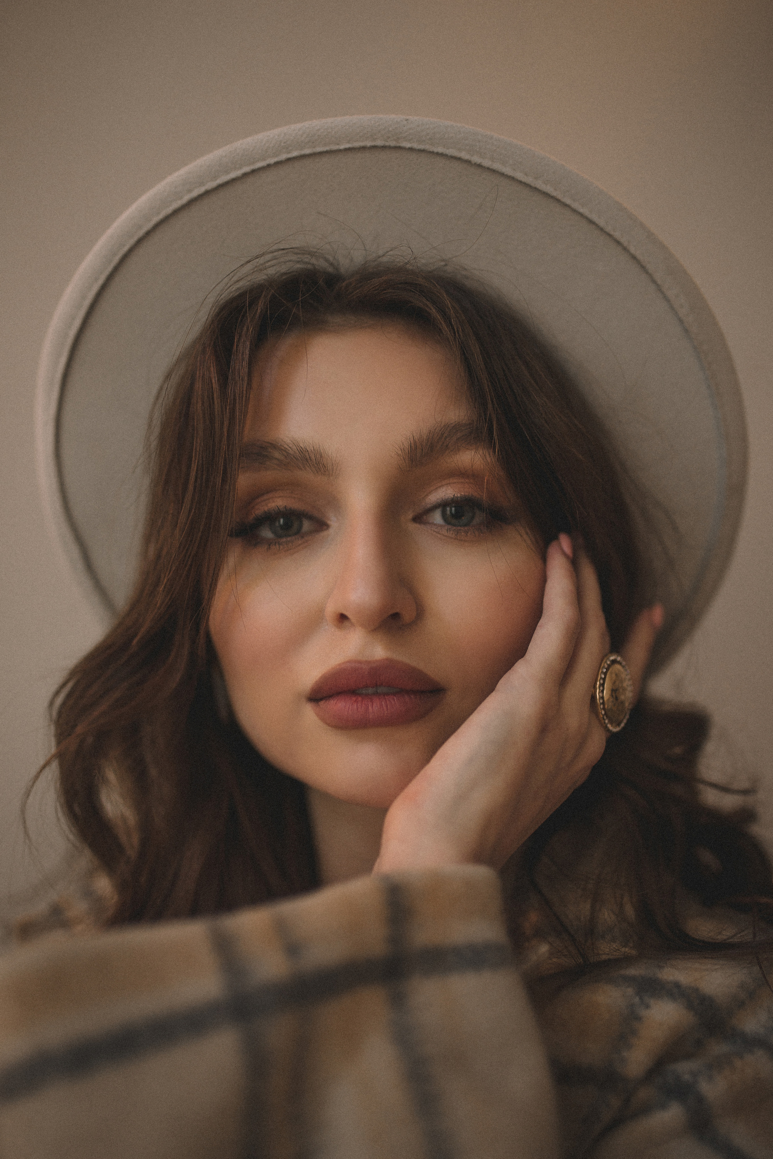 Фотосессия в парадной. Фотограф Екатерина Амбрушкевич