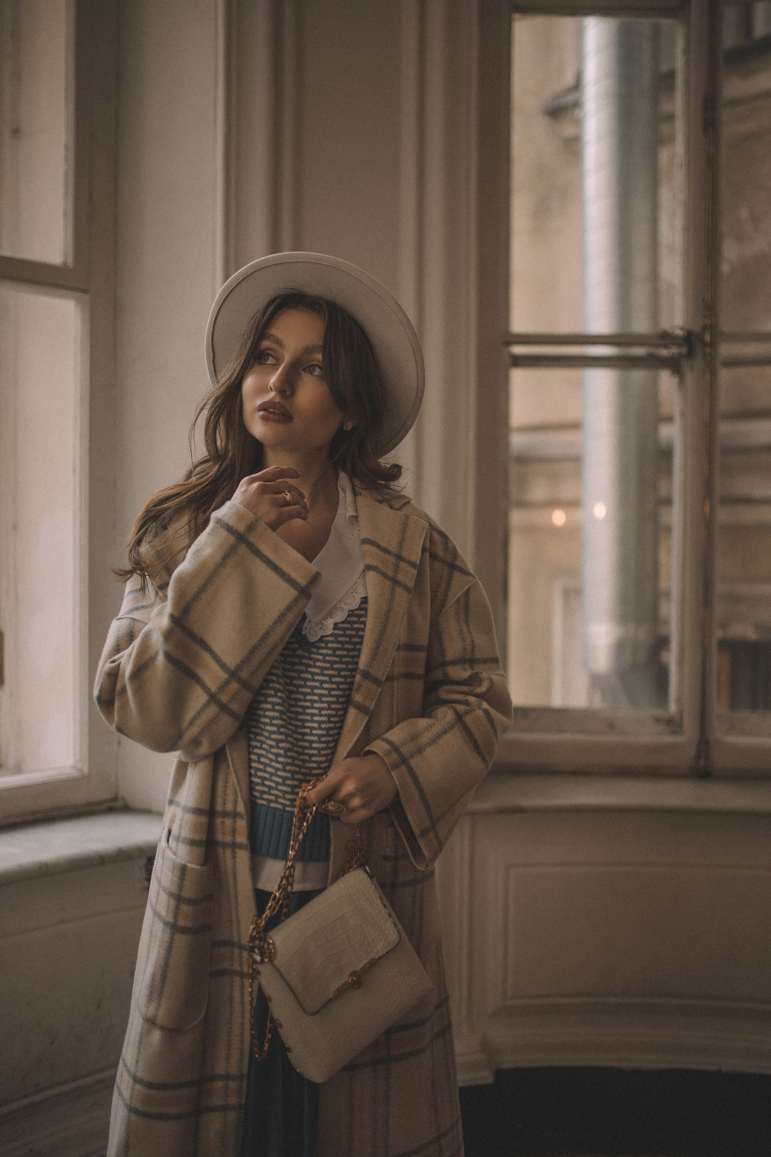 Фотосессия в парадной. Фотограф Екатерина Амбрушкевич