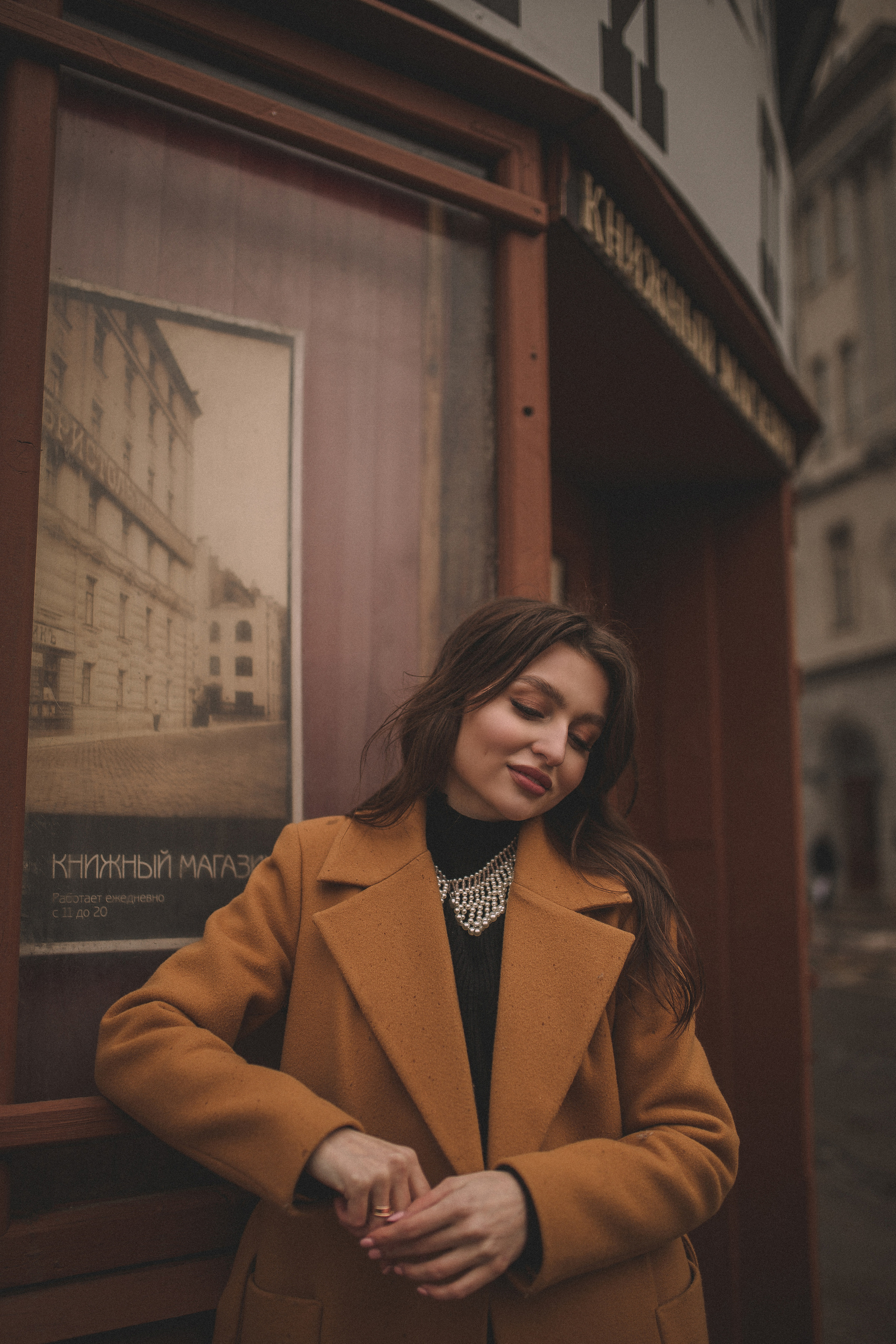 Фотосессия в парадной. Фотограф Екатерина Амбрушкевич