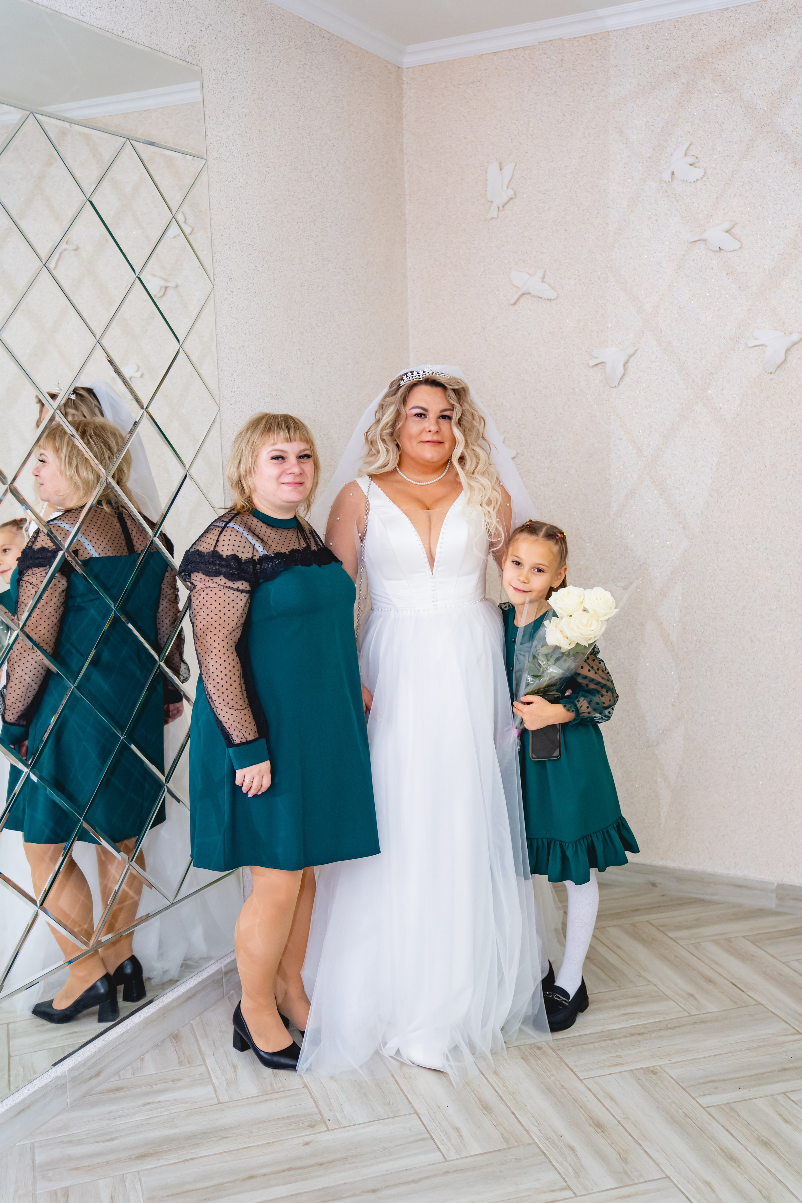 Осенняя Свадьба 2024. Занимаюсь профессиональной фотографией и живу рядом с Байкалом. Работаю в разных жанрах