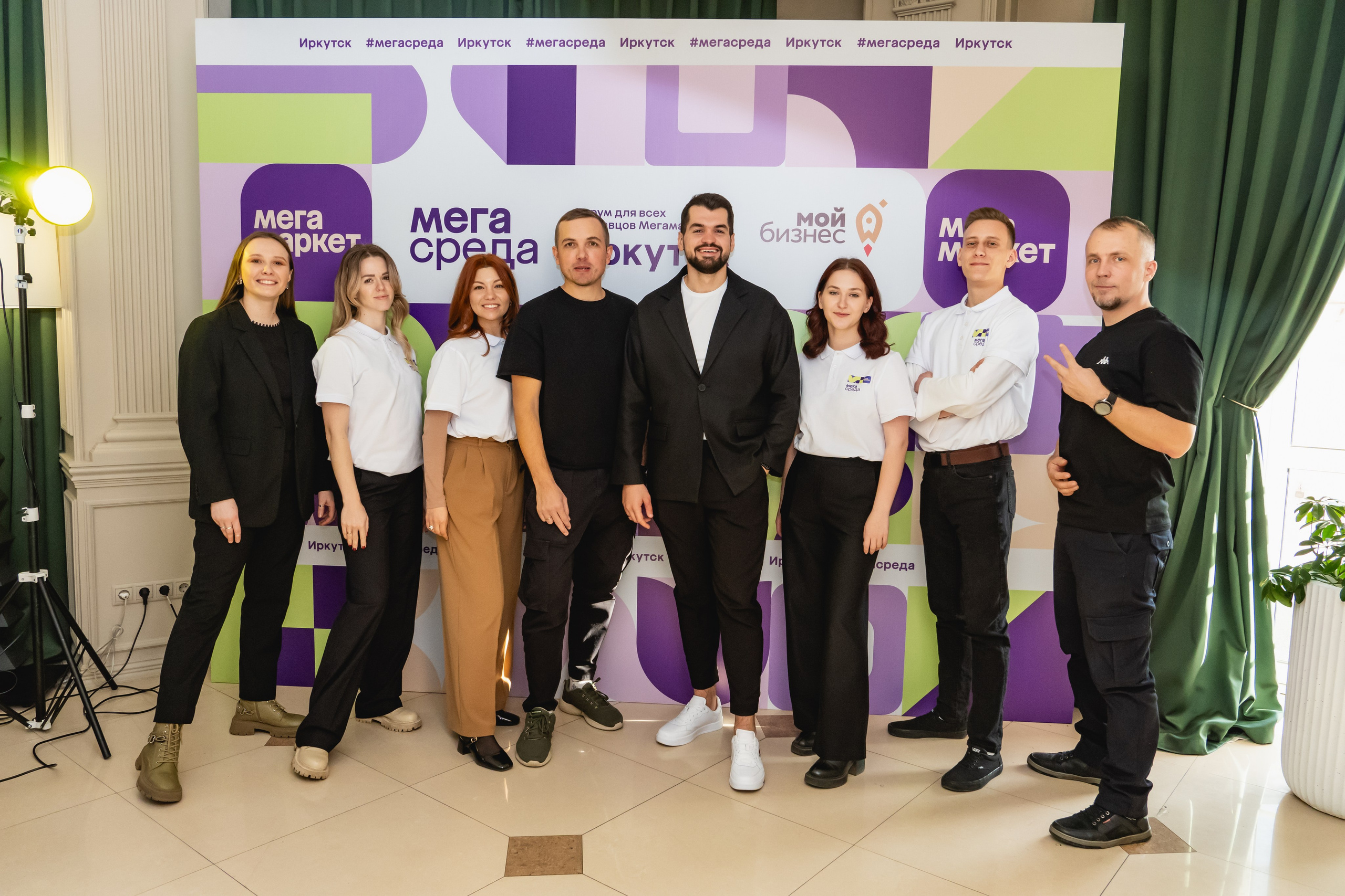 Мегасреда. Занимаюсь профессиональной фотографией и живу рядом с Байкалом. Работаю в разных жанрах