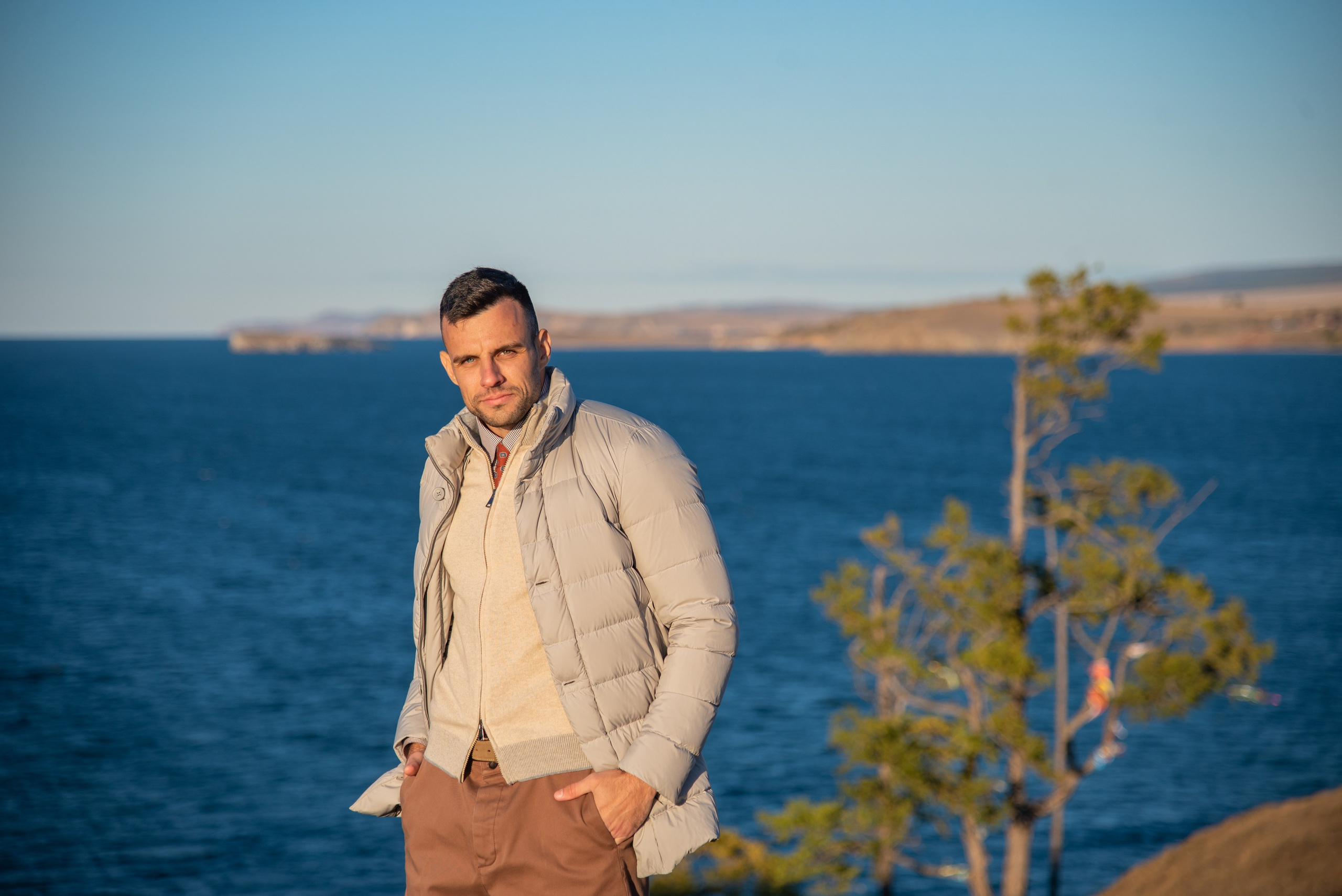 Съёмка одежды на Ольхоне. Занимаюсь профессиональной фотографией и живу рядом с Байкалом. Работаю в разных жанрах