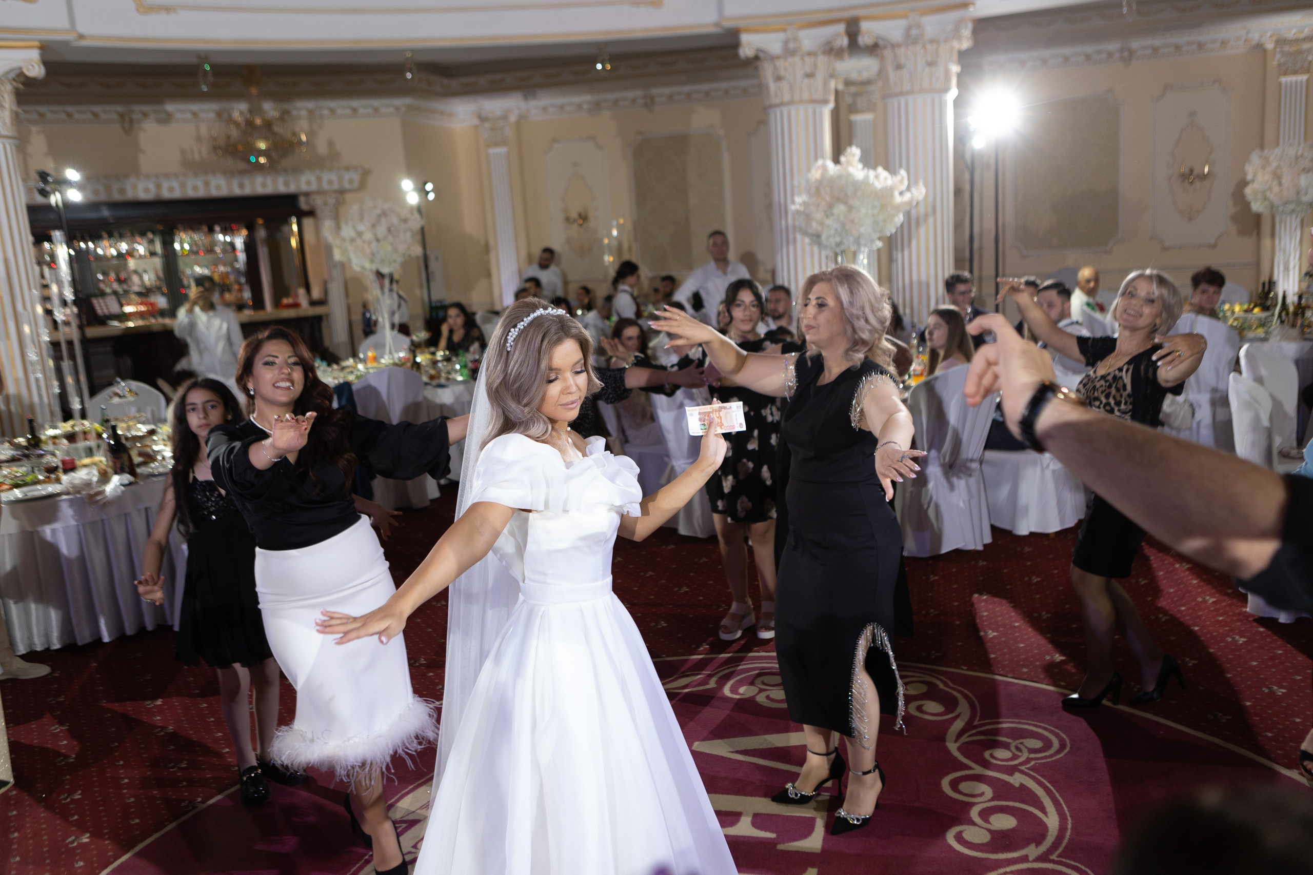 Свадебный фотограф Уфа — Руслан ГабдлисламовЖивые эмоции, красивые кадры, воспоминания на всю жизнь.Работаю по всей Республике Башкортоста. Свадебный фотограф Уфа Руслан Габдлисламов