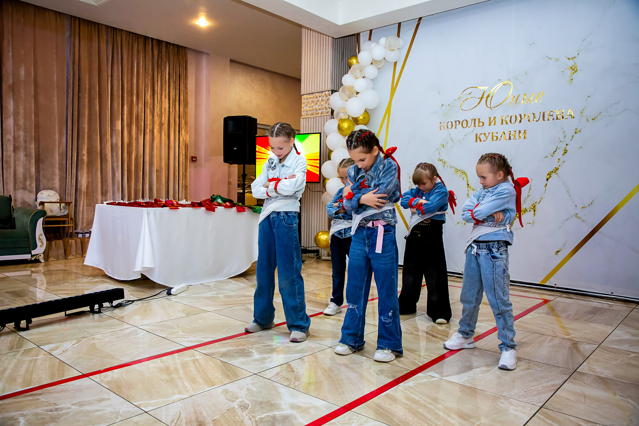 ЮНЫЕ КОРОЛЬ И КОРОЛЕВА 👑. Https://malovafoto.ru