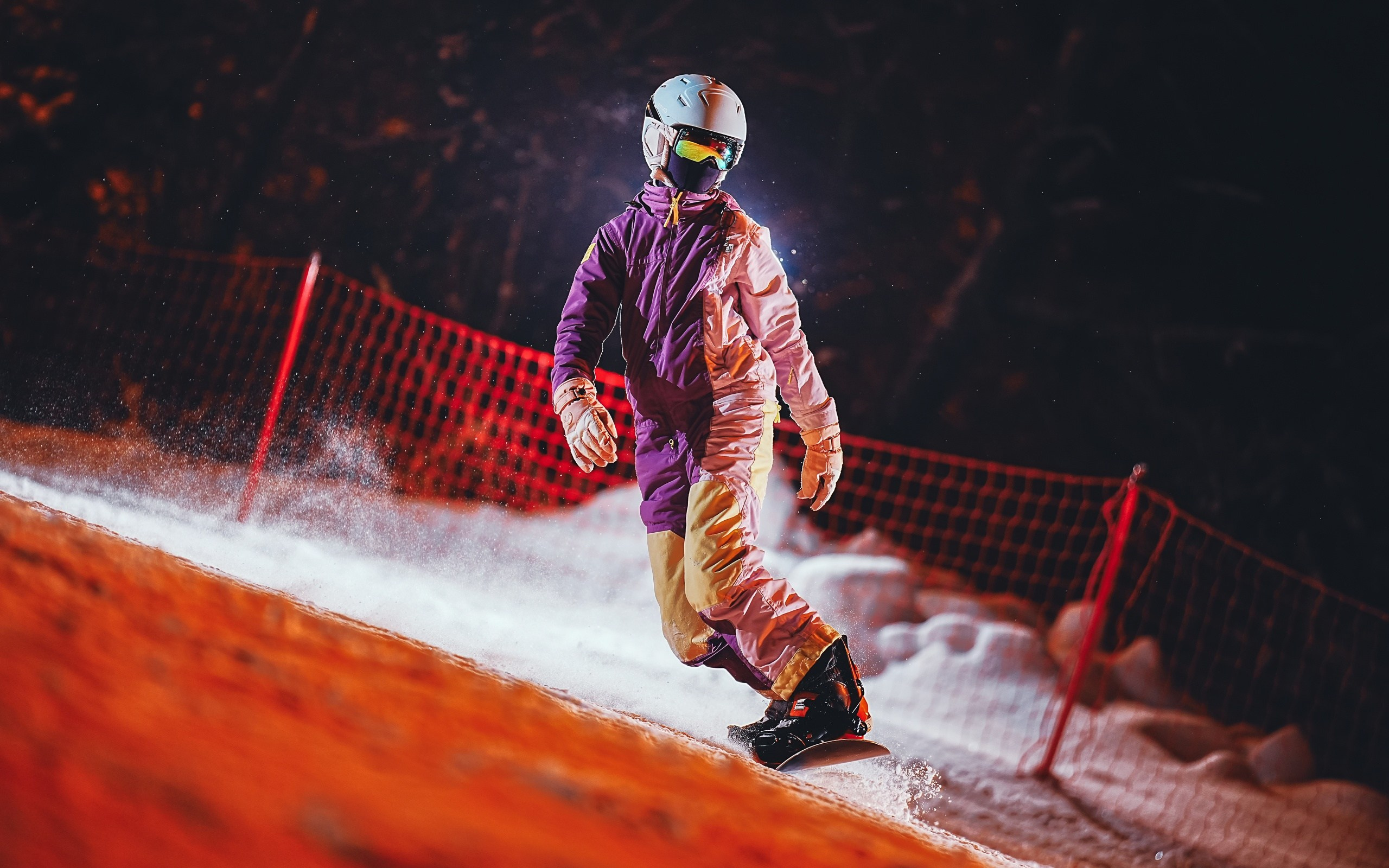 Вечерняя съёмка на склонах с использованием внешних вспышек. Фотограф Студитский Евгений