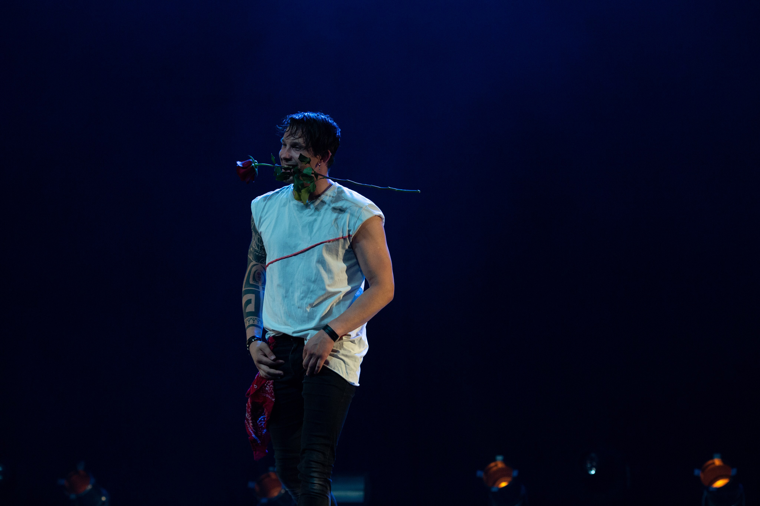 Искушение. Танец под дождём. Фотограф Антонина Свешникова. ВЫПУСКНЫЕ ФОТОКНИГИ для детских садов и школ. Москва, Владимир