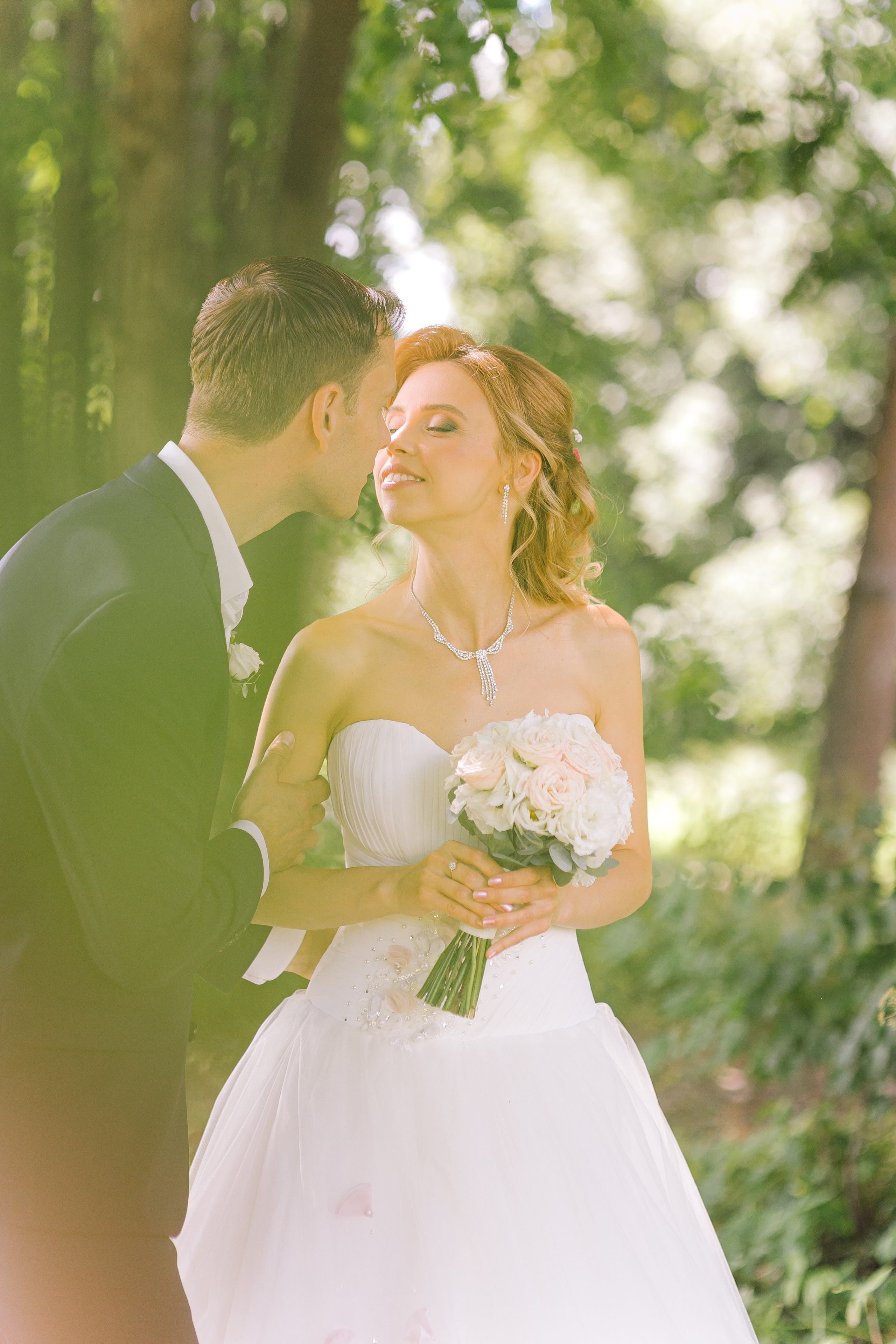 Свадебная прогулка в Ярославле. Свадебный и репортажный фотограф в Ярославле и Санкт-Петербурге Роман Микрюков