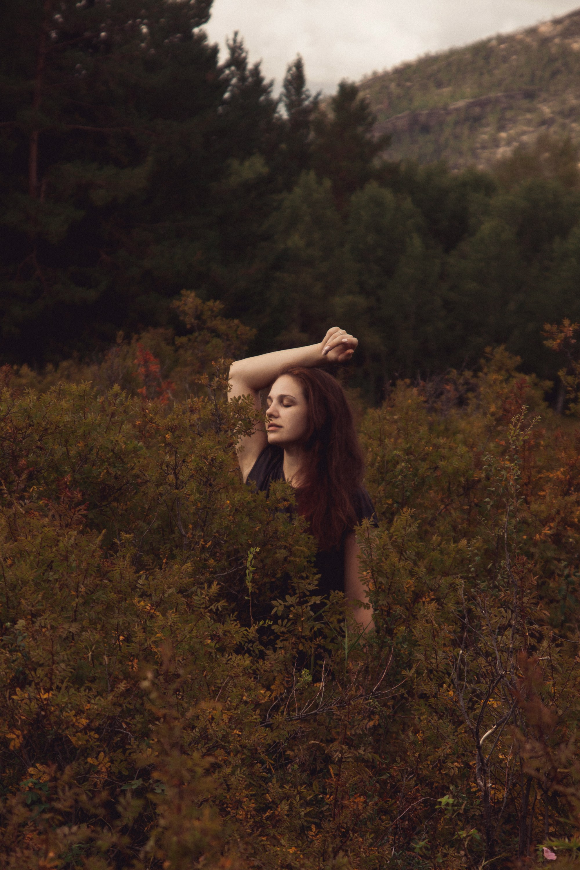 Саша во мхах / Каркаралинск. Фотограф Наталья Гончарова. Снимаю живые портреты в Алматы