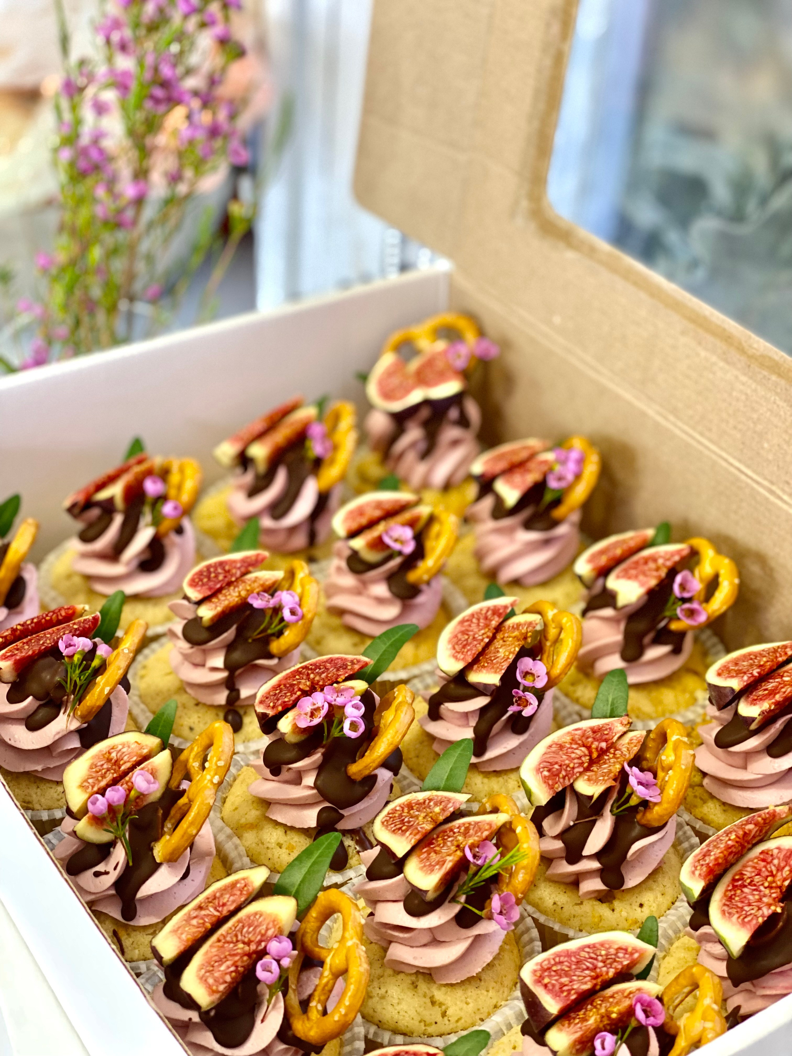 Капкейки фуршетные. Katyasugarsugar капкейки, зефир, торты Москва