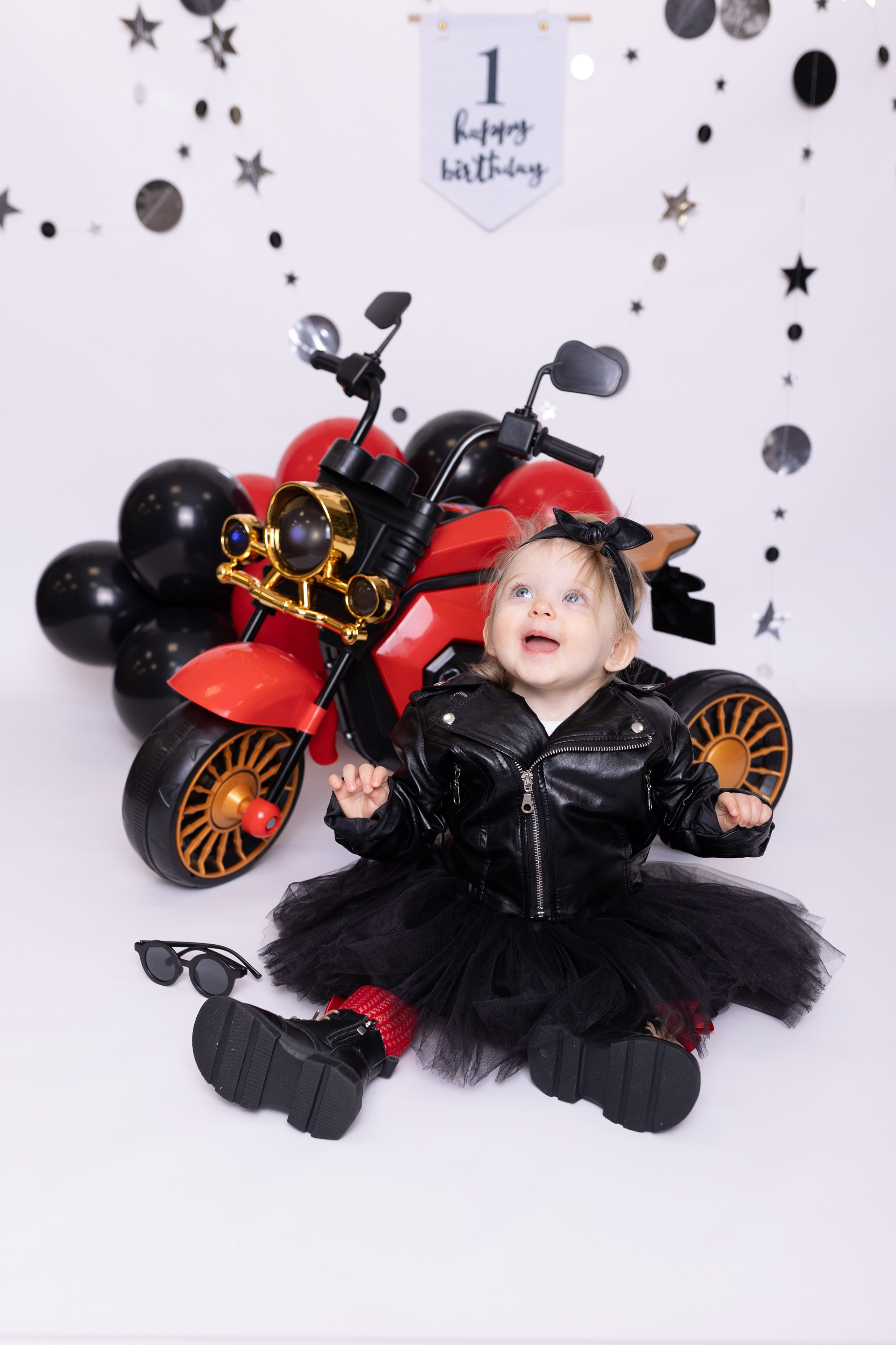 Фотозона с мотоциклом. Фотограф новорожденных. Детский и семейный фотограф Марьяна Юдина