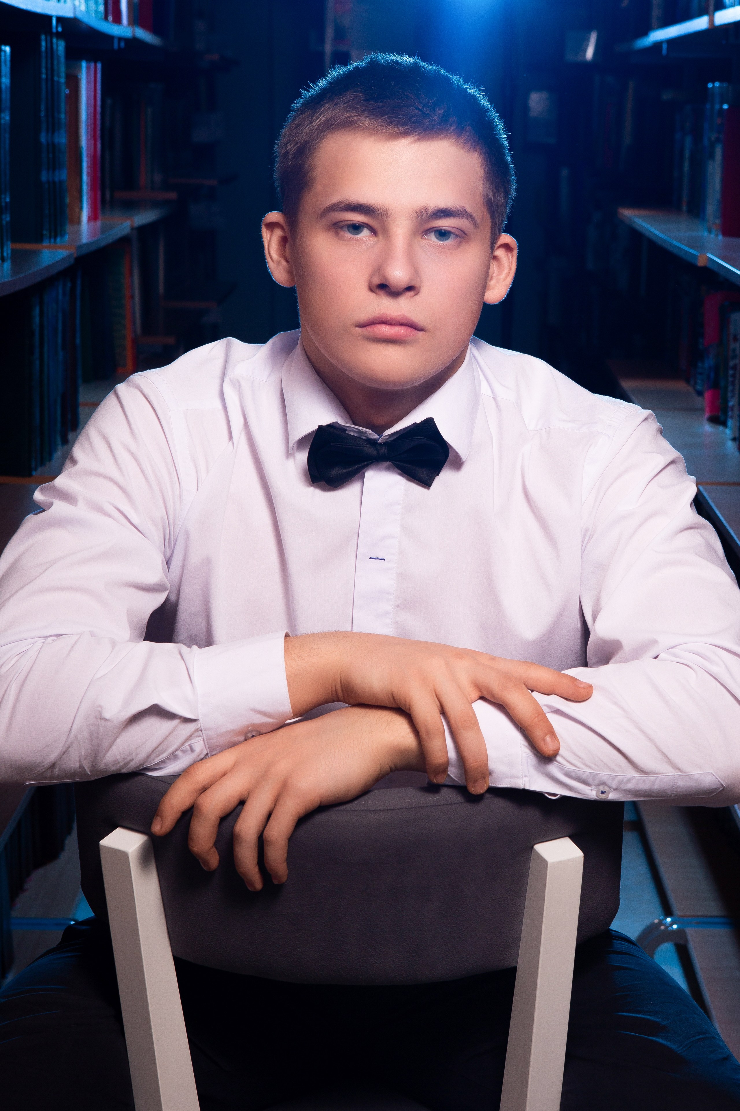 СЪЕМКА ПОРТРЕТОВ В БИБЛИОТЕКЕ ДЛЯ 11 КЛАССОВ-2. ТВОЙ АЛЬБОМ / ТВОИ ПРАВИЛА