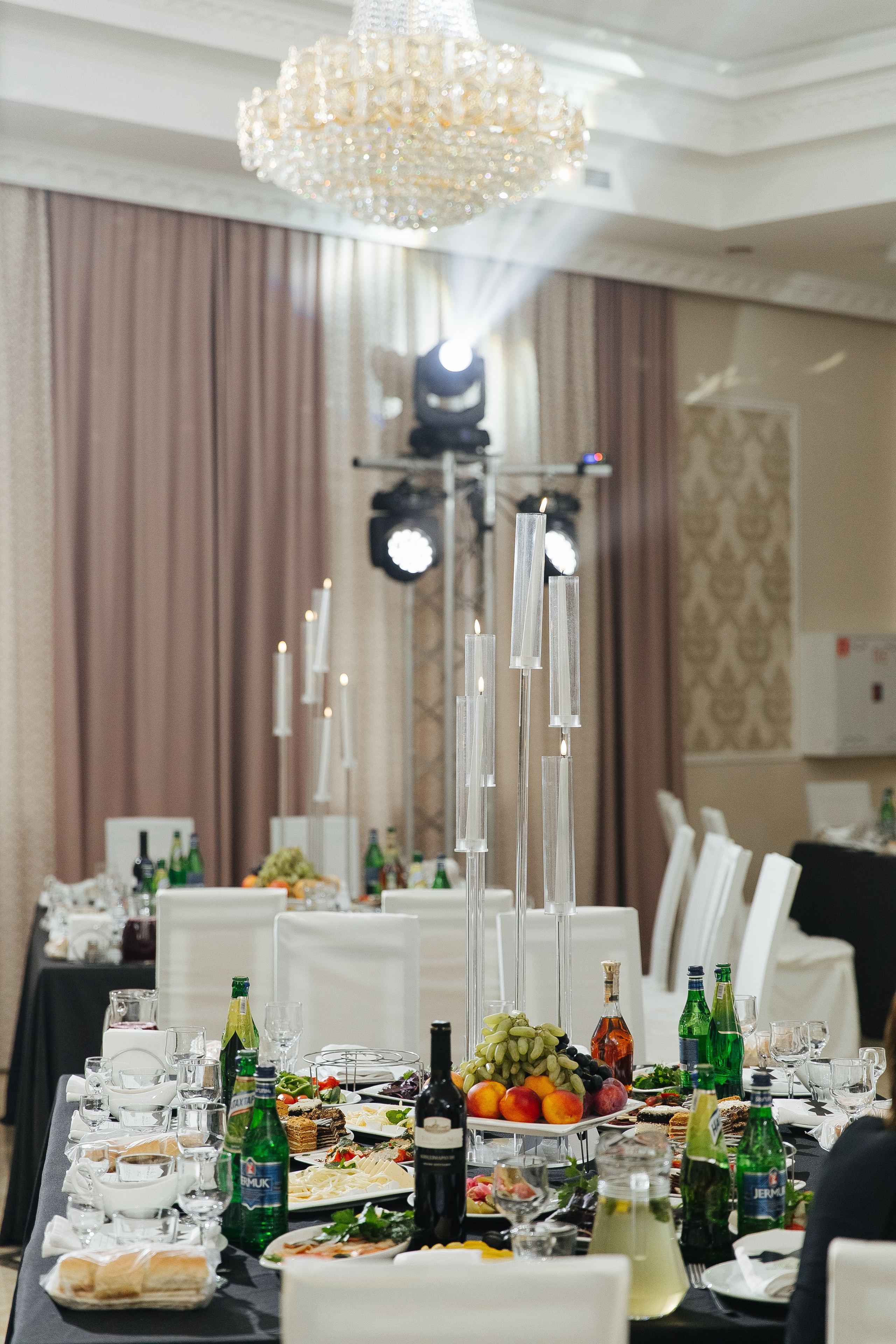 Ани и Назели. 35&5 День рождения, «Янтарь». Фотограф в Красноярске Надежда Воскресенская