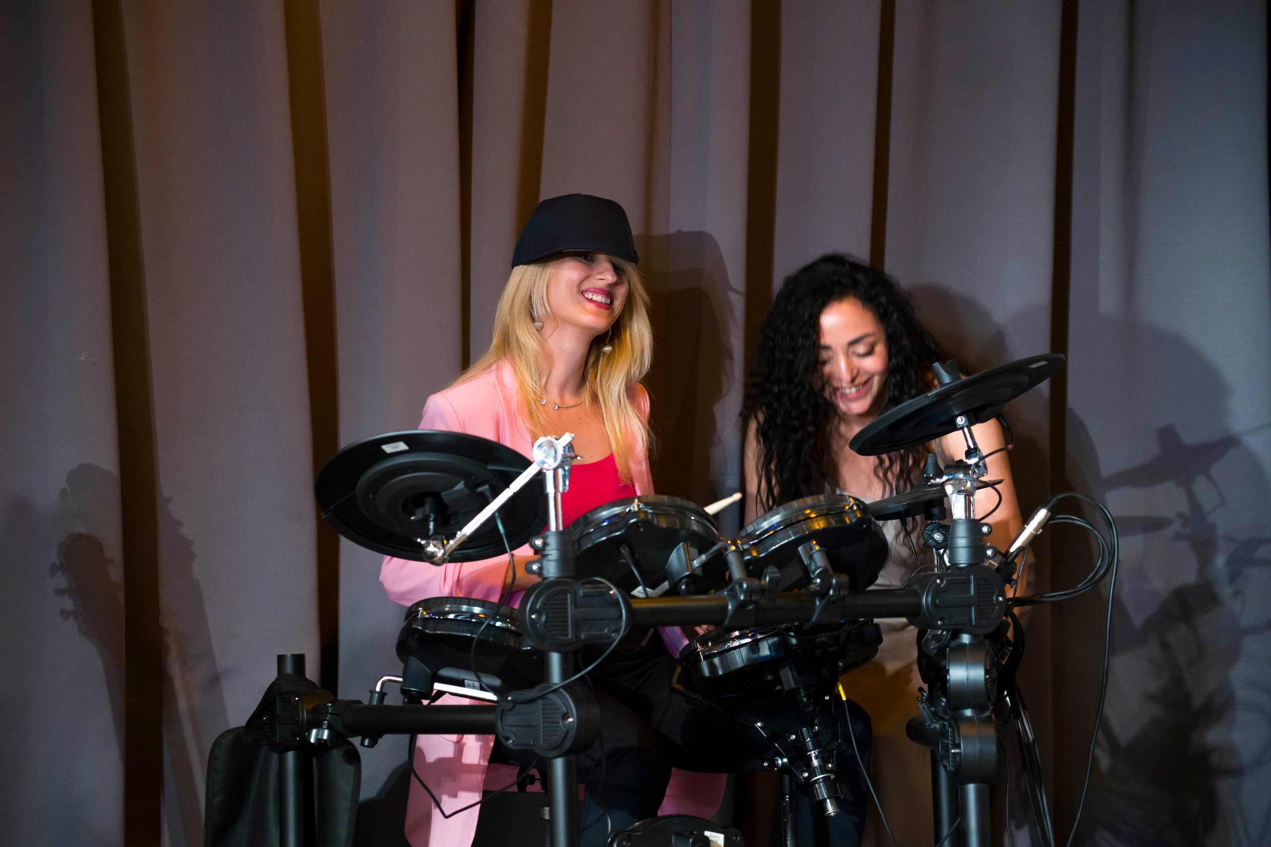 Концерт вокальной студии. Фотограф в Санкт-Петербурге. Репортажная и все съёмки для бизнеса