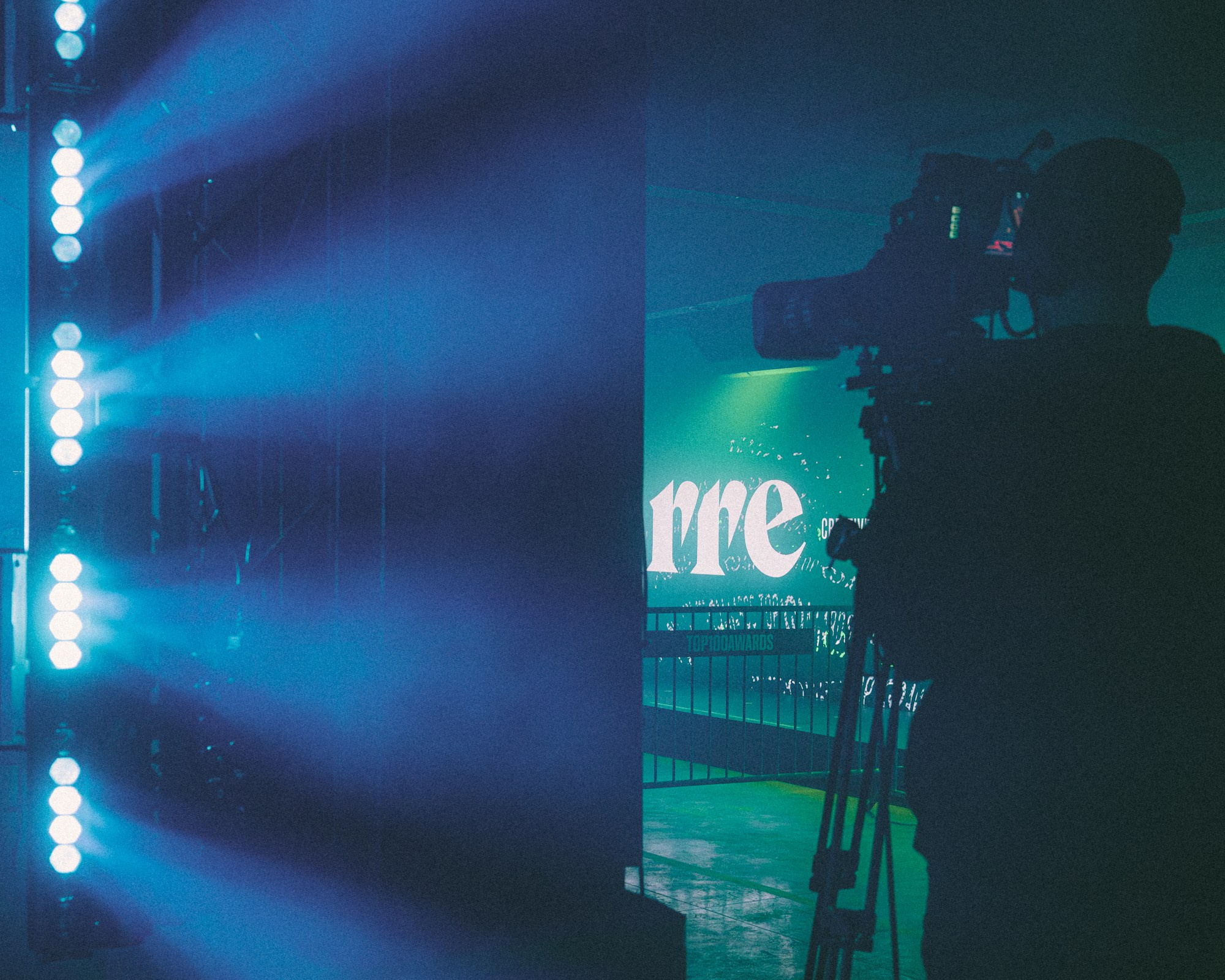 Top 100 Awards' 25. Свадебный и портретный фотограф в Москве Сергей Бузин