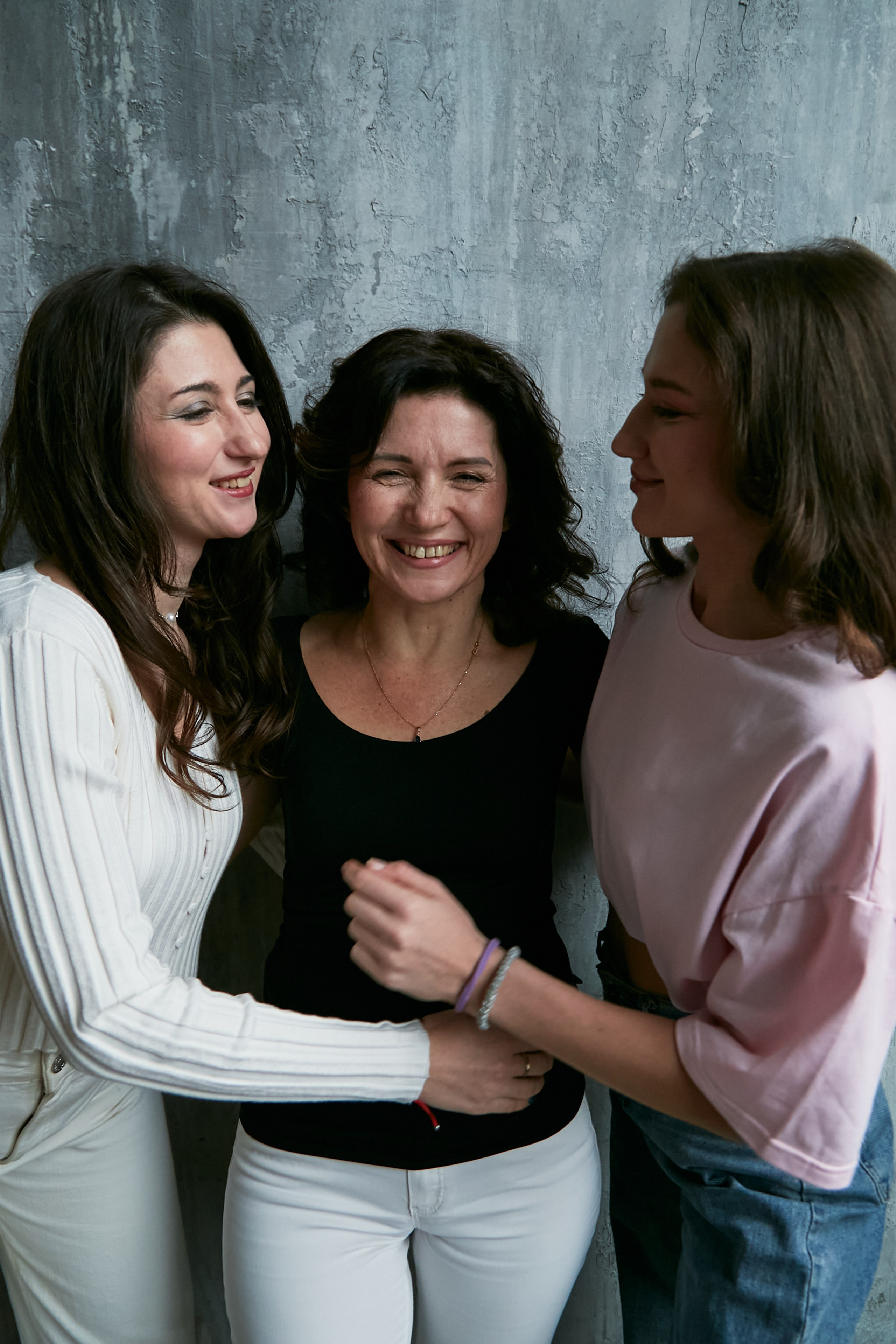 Мама с дочками. Budanovaphoto.ru