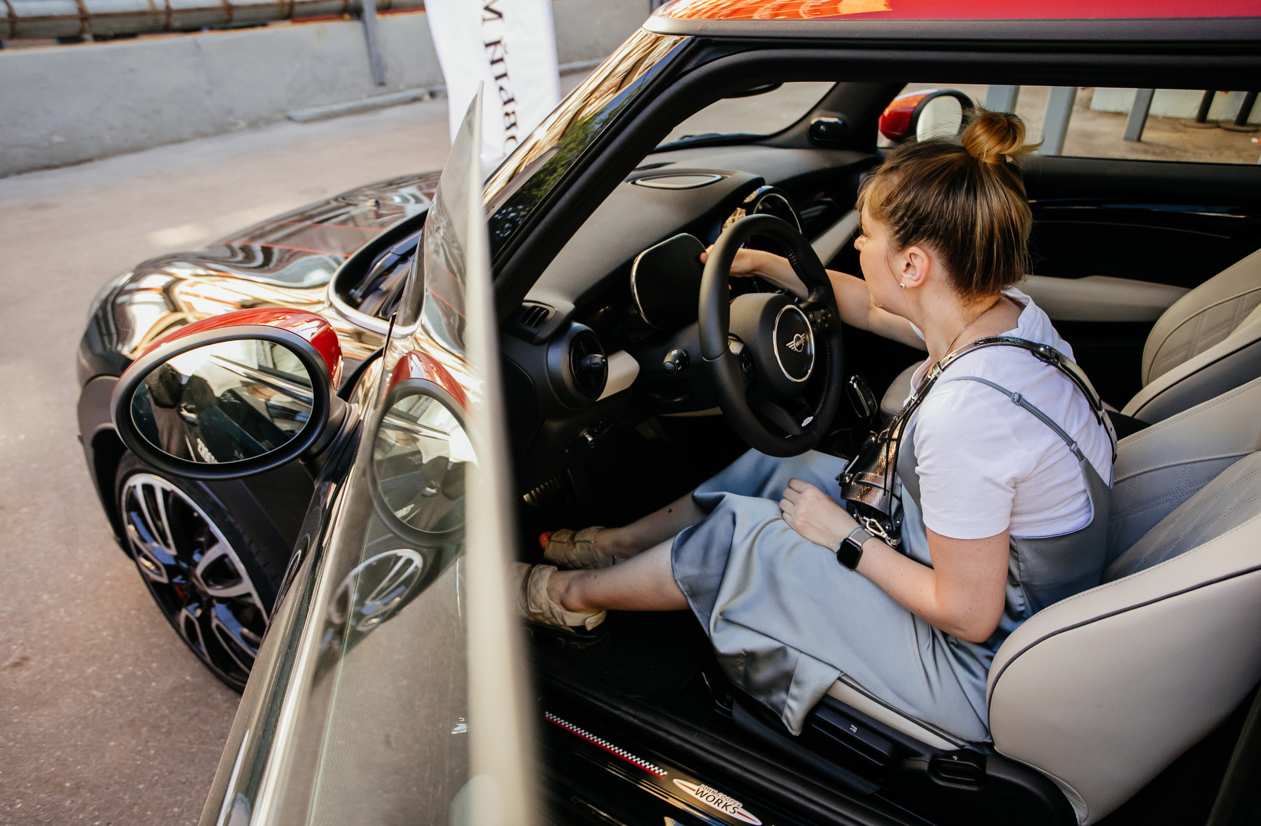 New MINI Cooper в Гоголь Центре. Репортажный, event, концертный и backstage фотограф из Москвы Виталий Кривцов