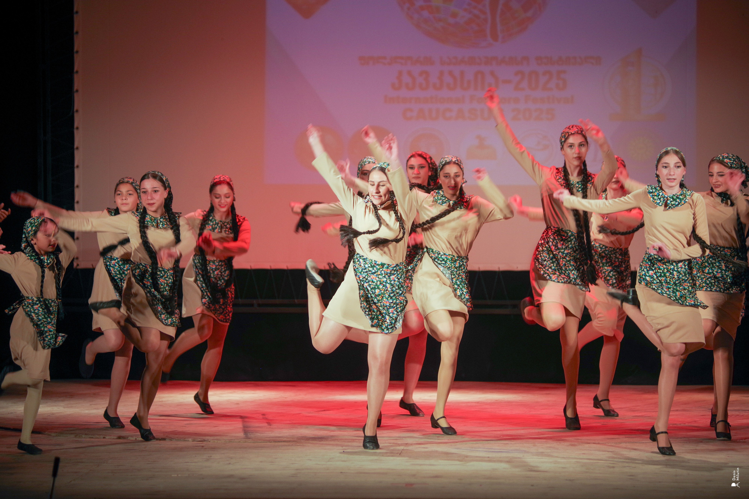 Танцы в прекрасном Они. Портретный фотограф Денис Милютин