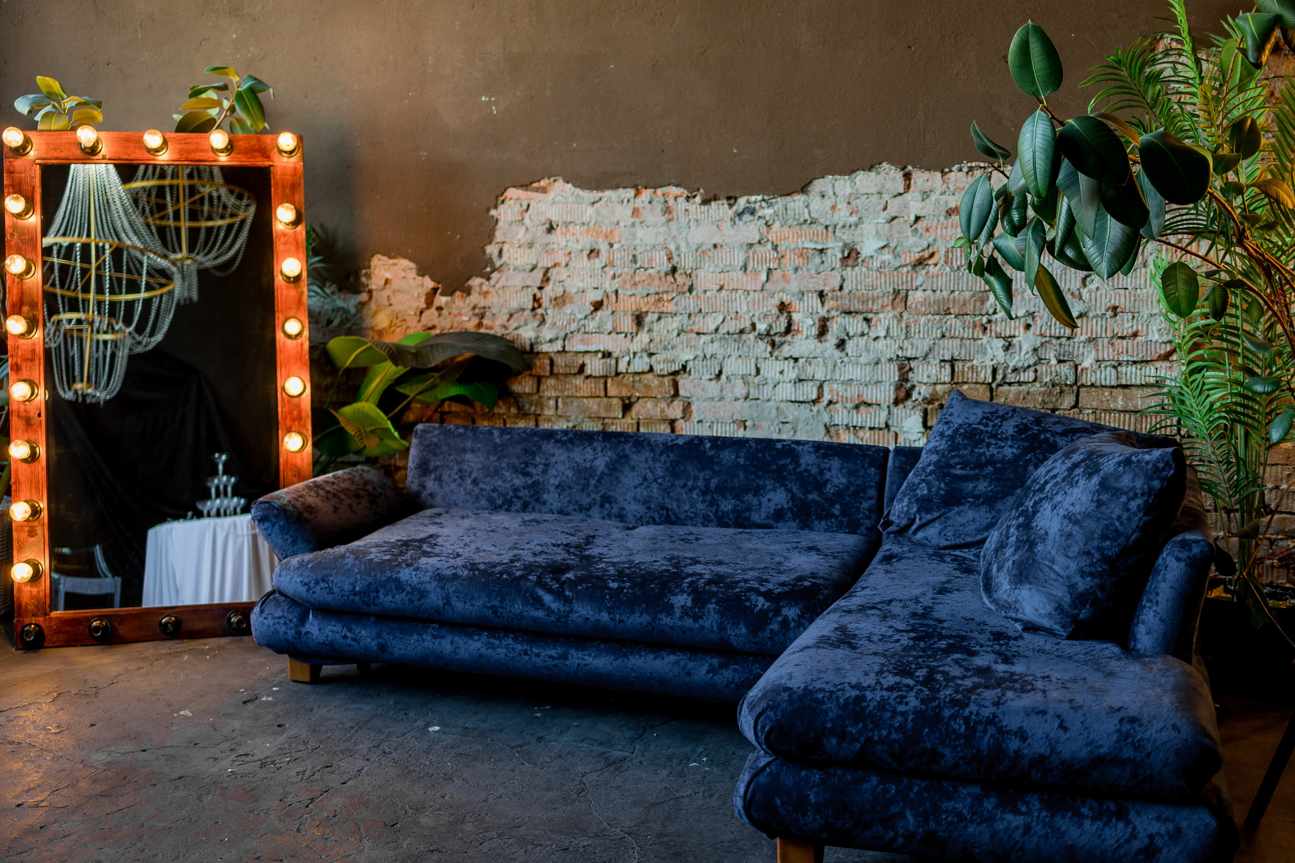 Темны зал. Фотостудия ЭМБЕР город Артём