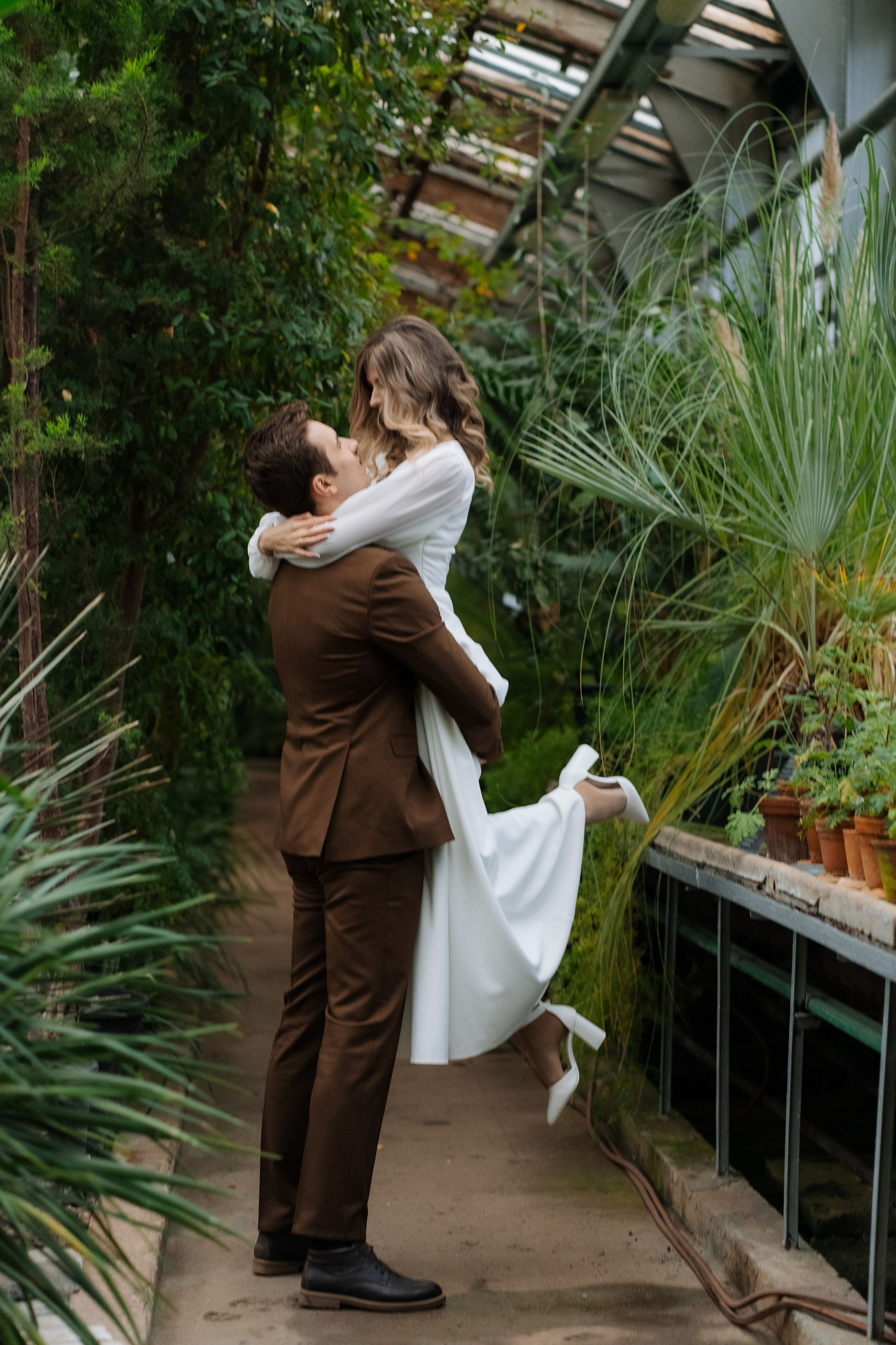 Свадебная фотосессия в оранжерее, Москва. Свадебный фотограф в Москве Анна Полушина