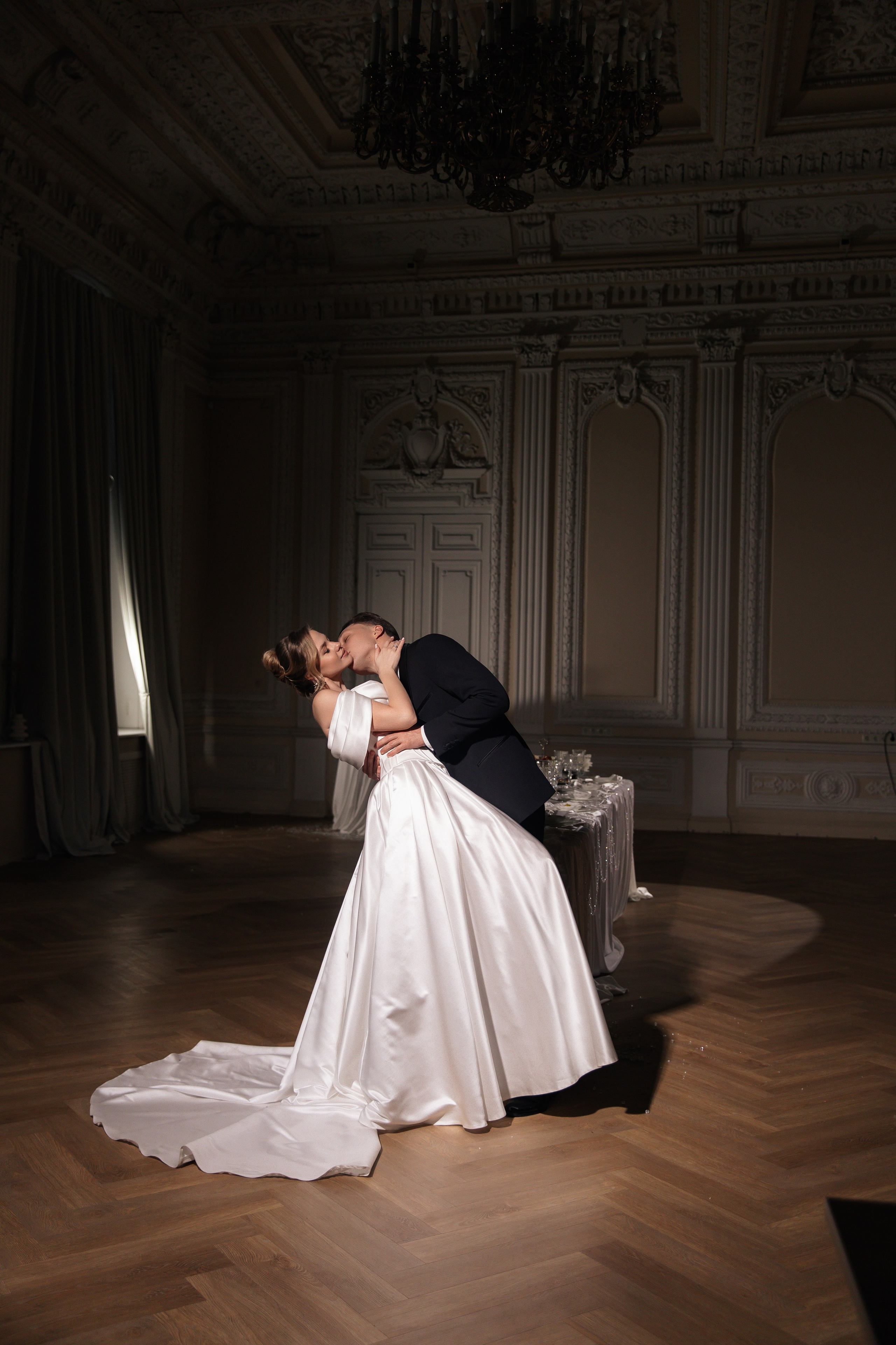 Особняк. Фотограф, который снимает любовь в Санкт-Петербурге