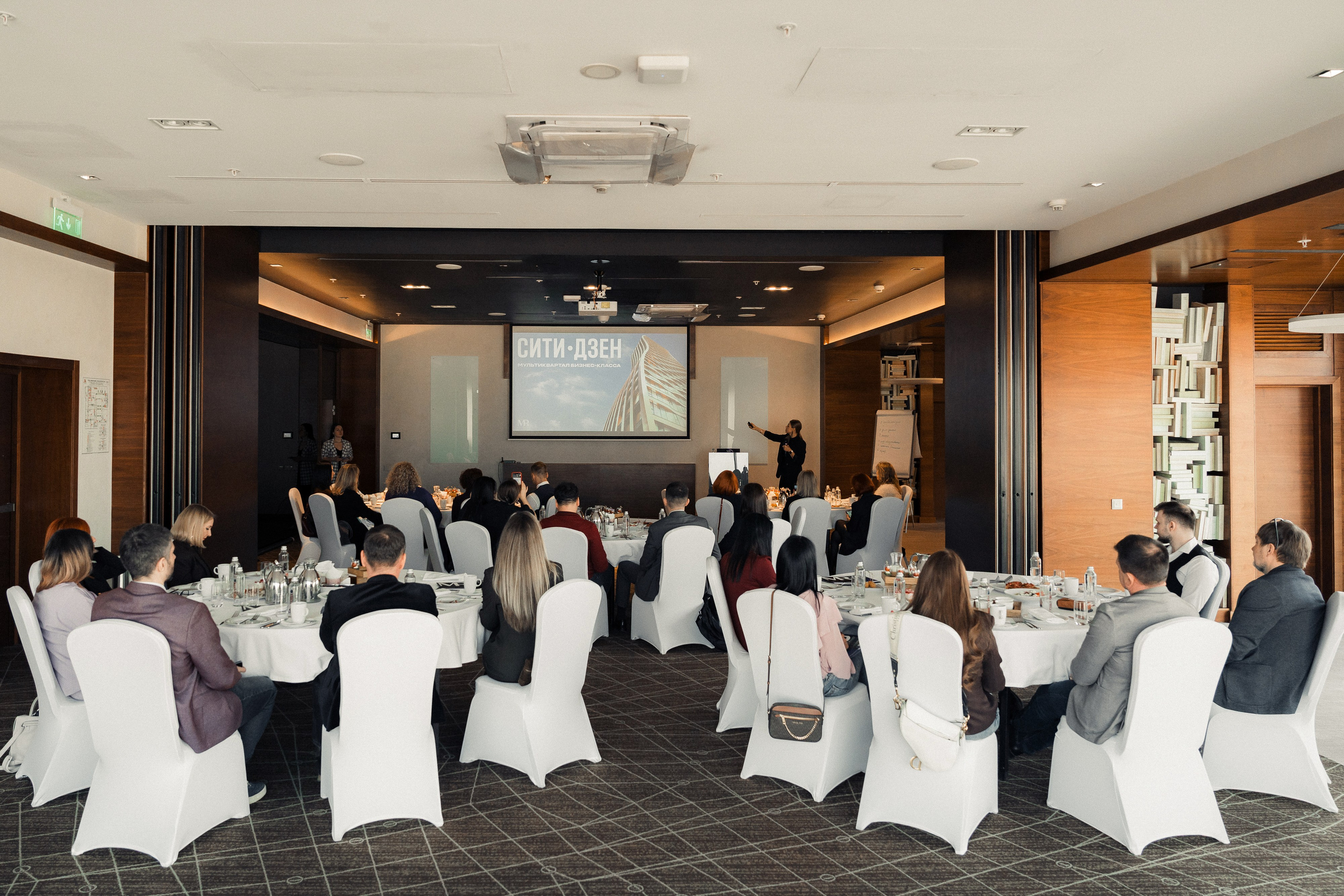 Застройщики Москвы MR (МАРРИОТ). Свадебный и репортажный фотограф в Воронеже Роман Янко