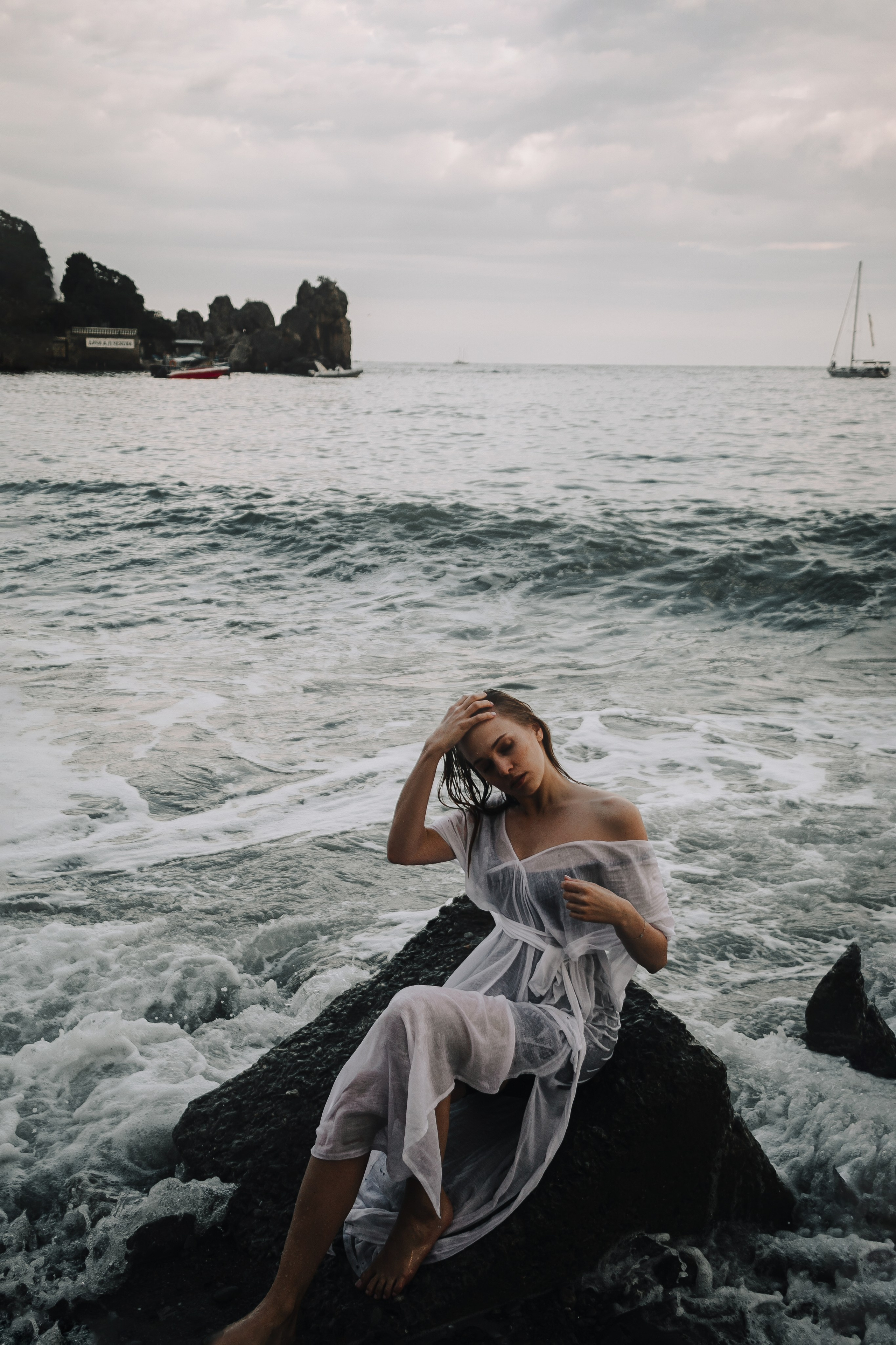 Дарья на улицах Гурзуфа и в объятиях Черного моря. Фотограф в Крыму | Виктория Нотевская