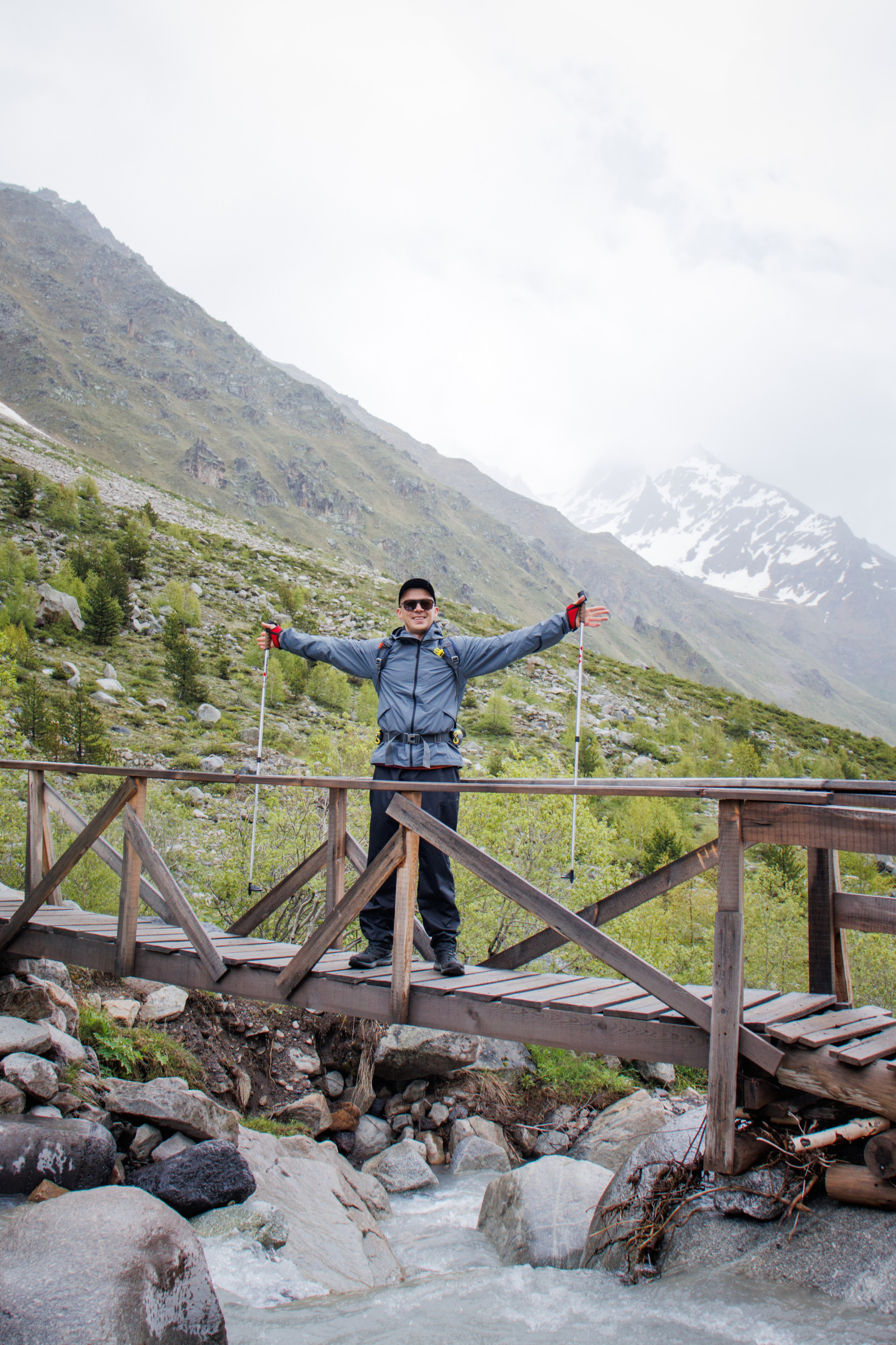Трекинг / Терскольский водопад. Фотограф на трекинг и восхождение Эльбрус, Приэльбрусье. Елизавета Бобок