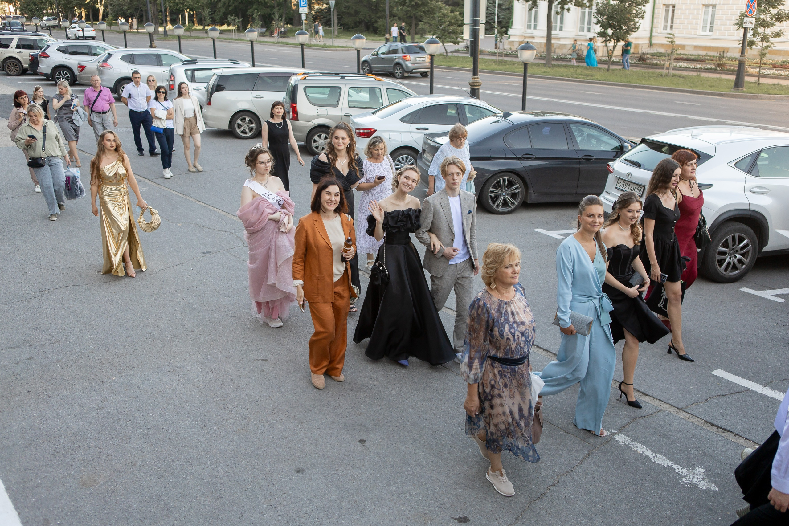 Выпускной Гимназия 12 2024 г. Свадебный и портретный Фотограф в Липецке Дмитрий Котюков