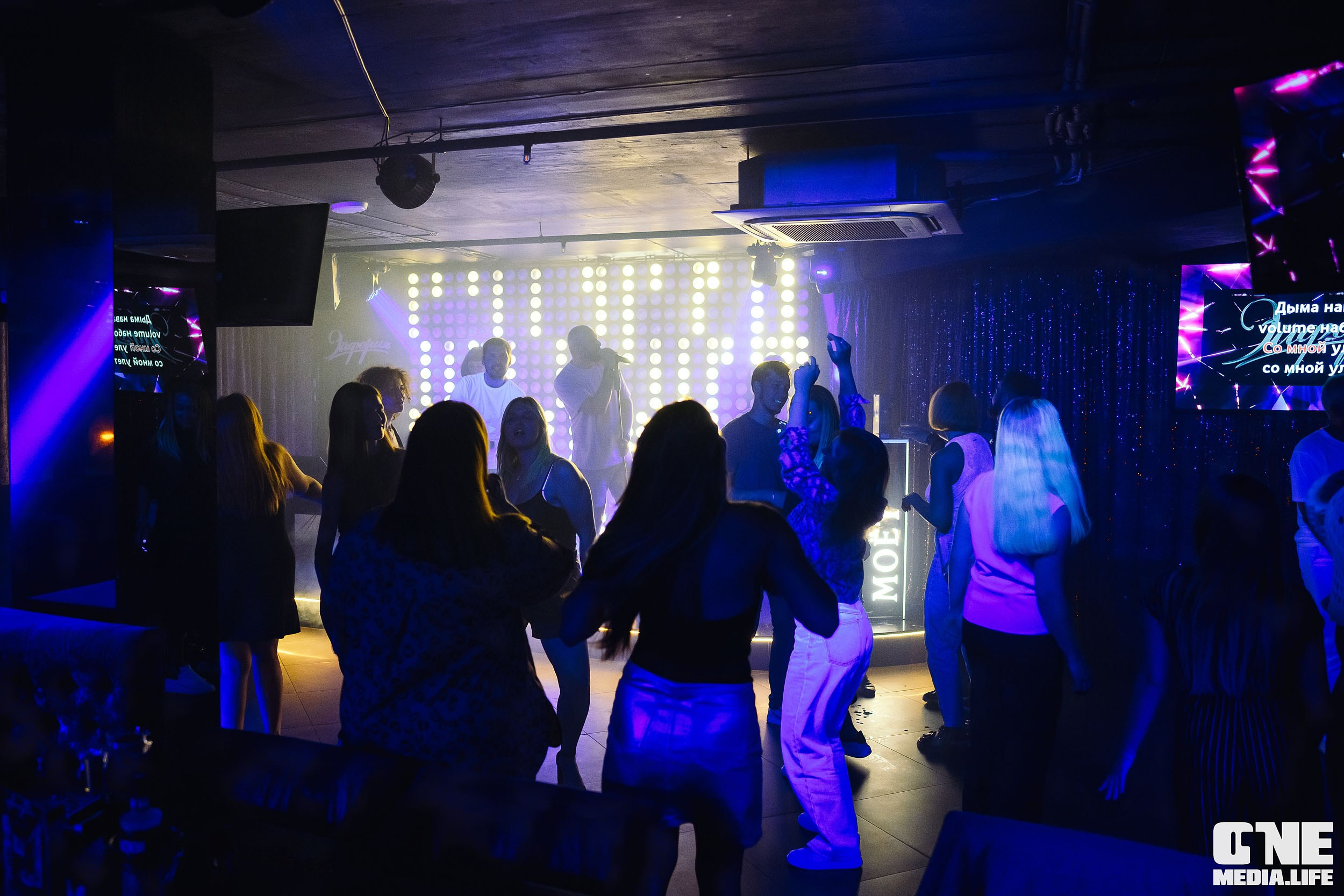 Фоторепортаж из караоке-клуба Эйфория. One Media Life: фоторепортажи, фотоотчеты с мероприятий и заведений