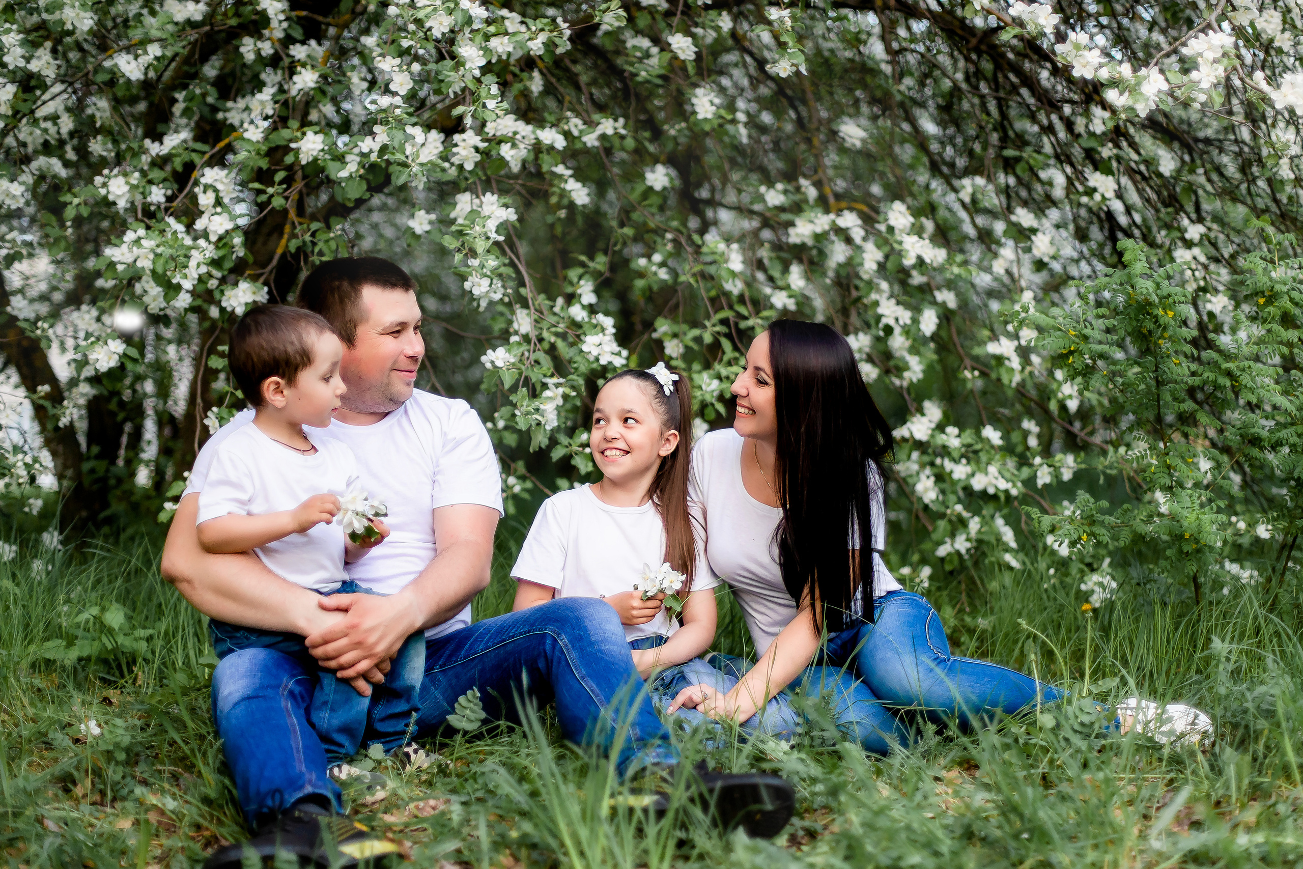 Цветущий сад. Семейный и свадебный фотограф в Чебоксарах и Новочебоксарске Ирина Юрь