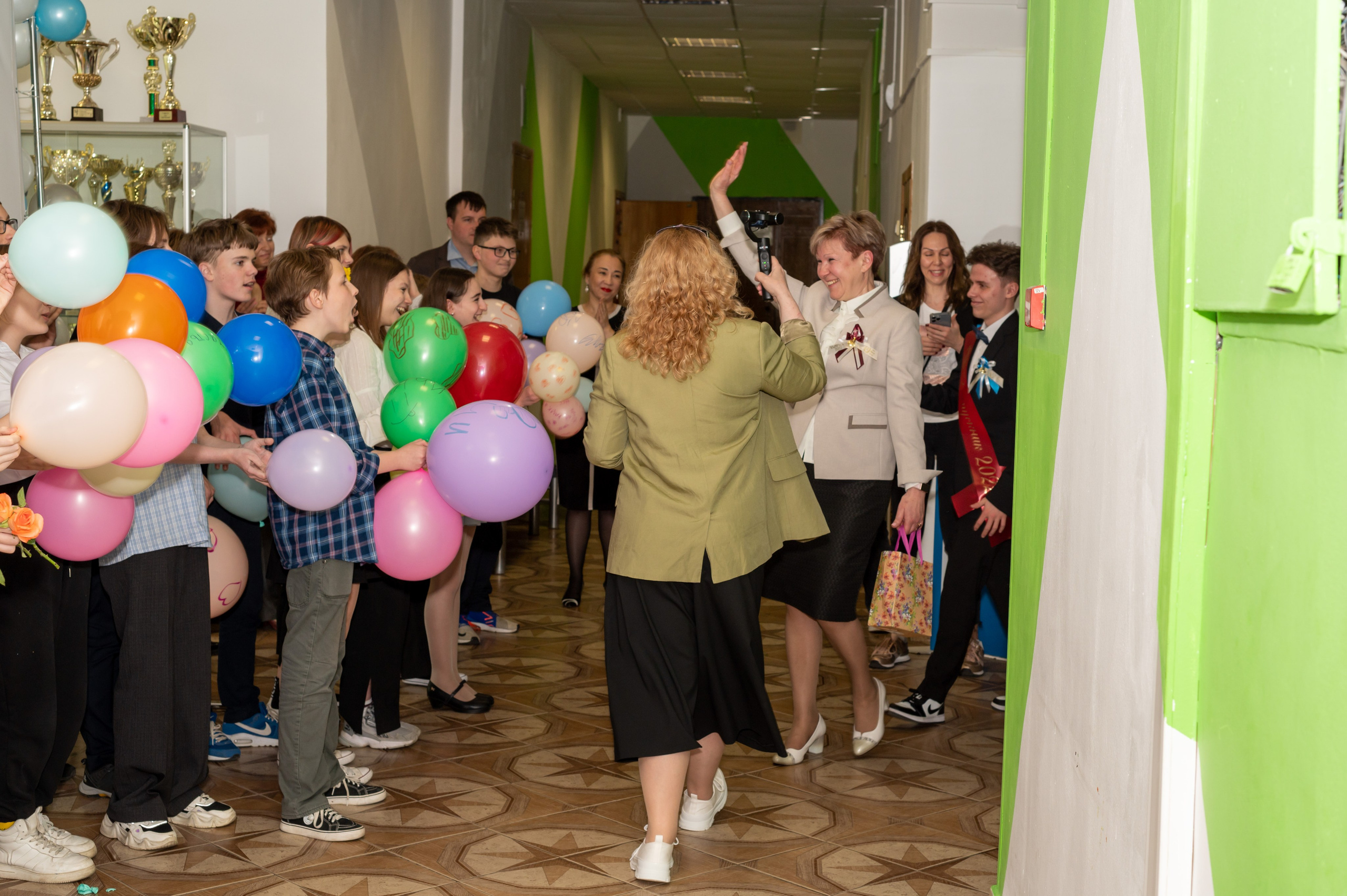 Последний звонок Школа 1412. Детский и семейный фотограф г. Москва Оксана Катаджи