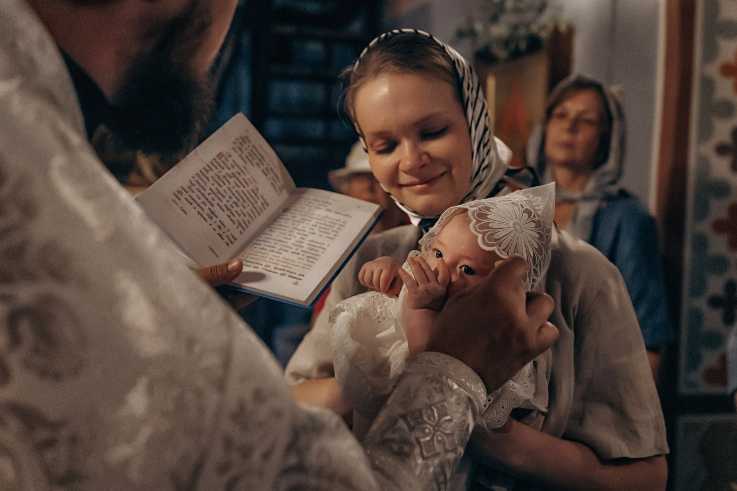 Крещение Софии. Фотограф на крещении и венчании Елена Плинер, Псков и Псковская область