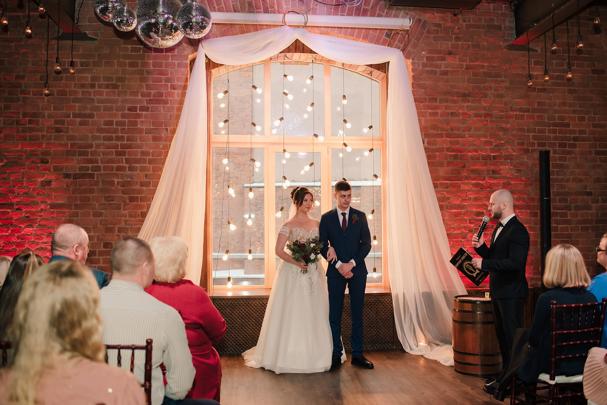 Саша и Леша. Вокзал для двоих. Семейный и Свадебный фотограф. Санкт-Петербург. Пушкин