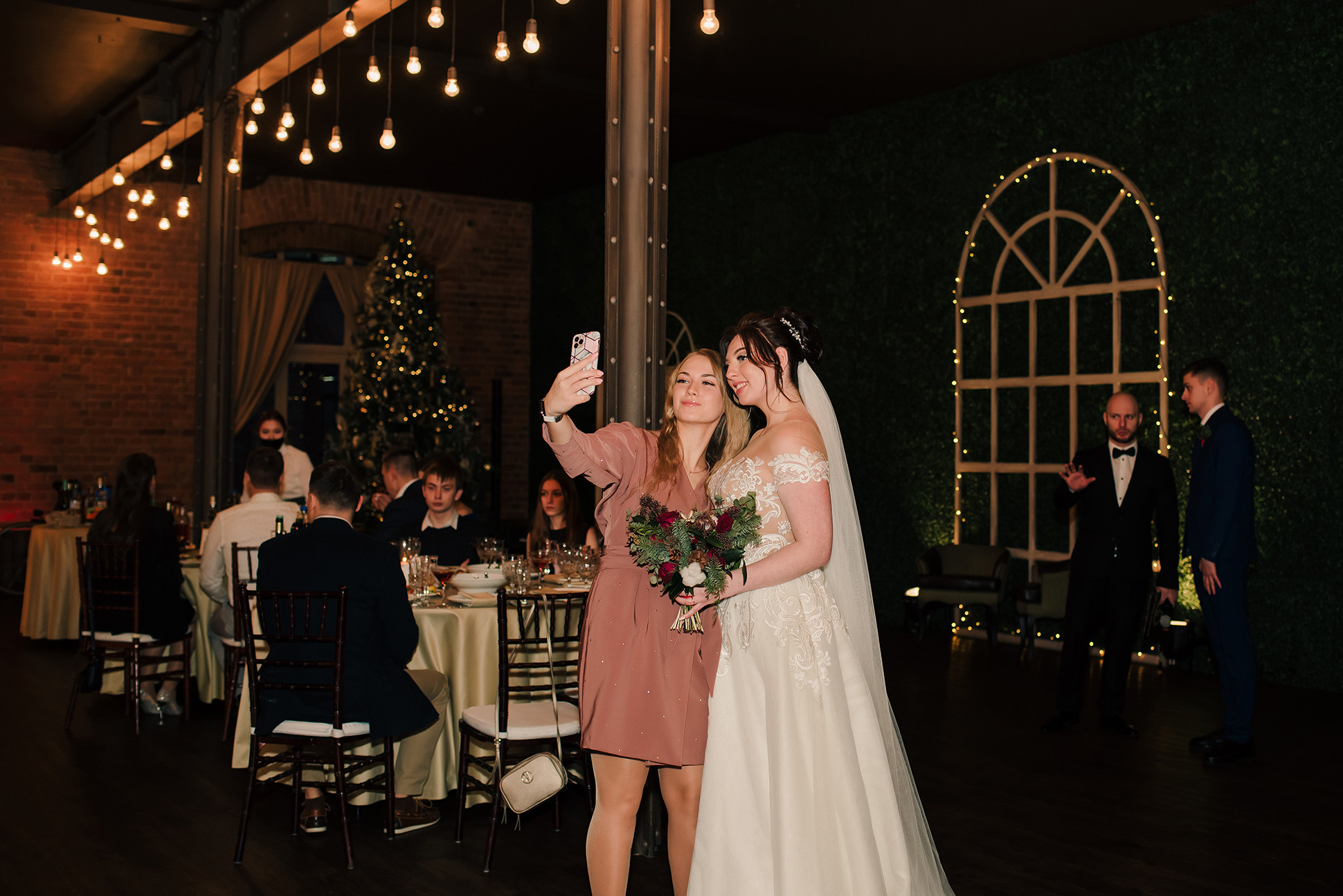 Саша и Леша. Вокзал для двоих. Семейный и Свадебный фотограф. Санкт-Петербург. Пушкин