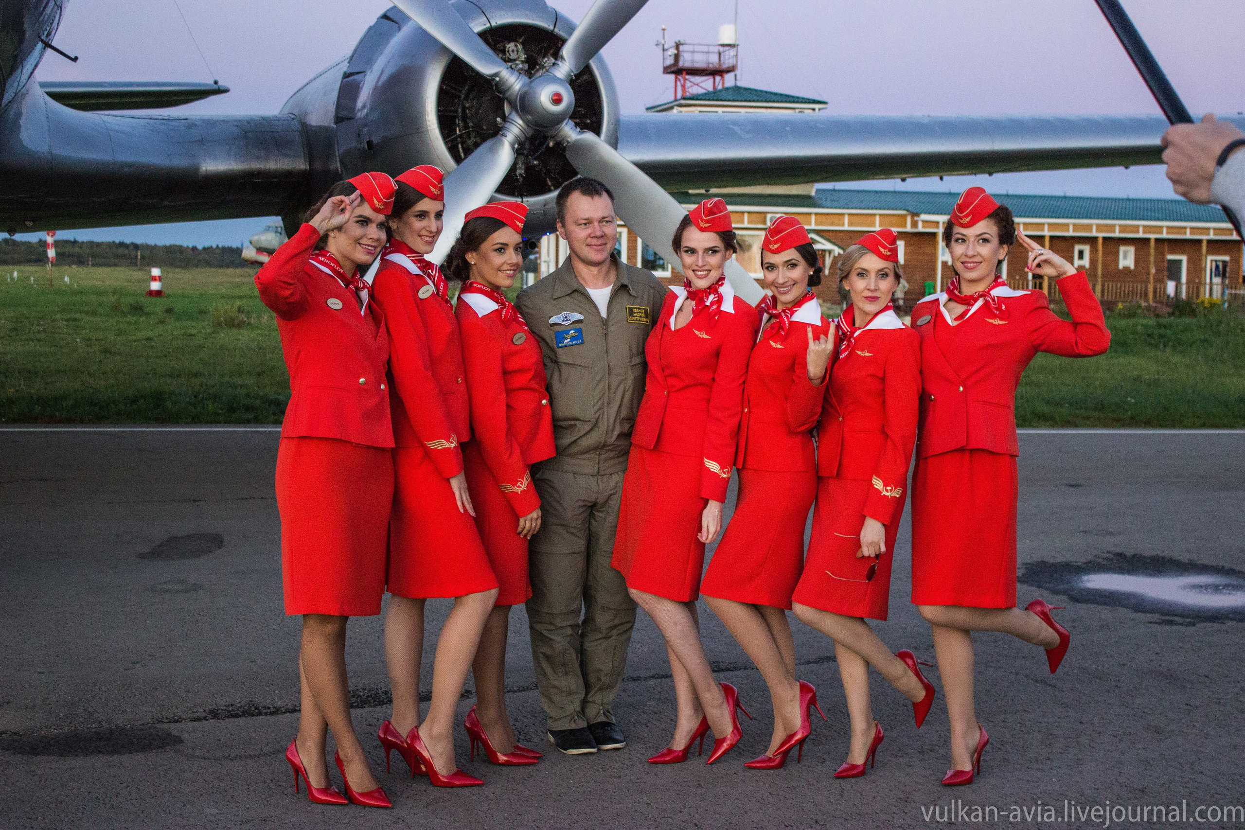 Ил-14Т «Пингвин» в съёмках клипа группы «Сопрано» (2015 г.). Авиационная техника для кино, рекламы и фотосессий