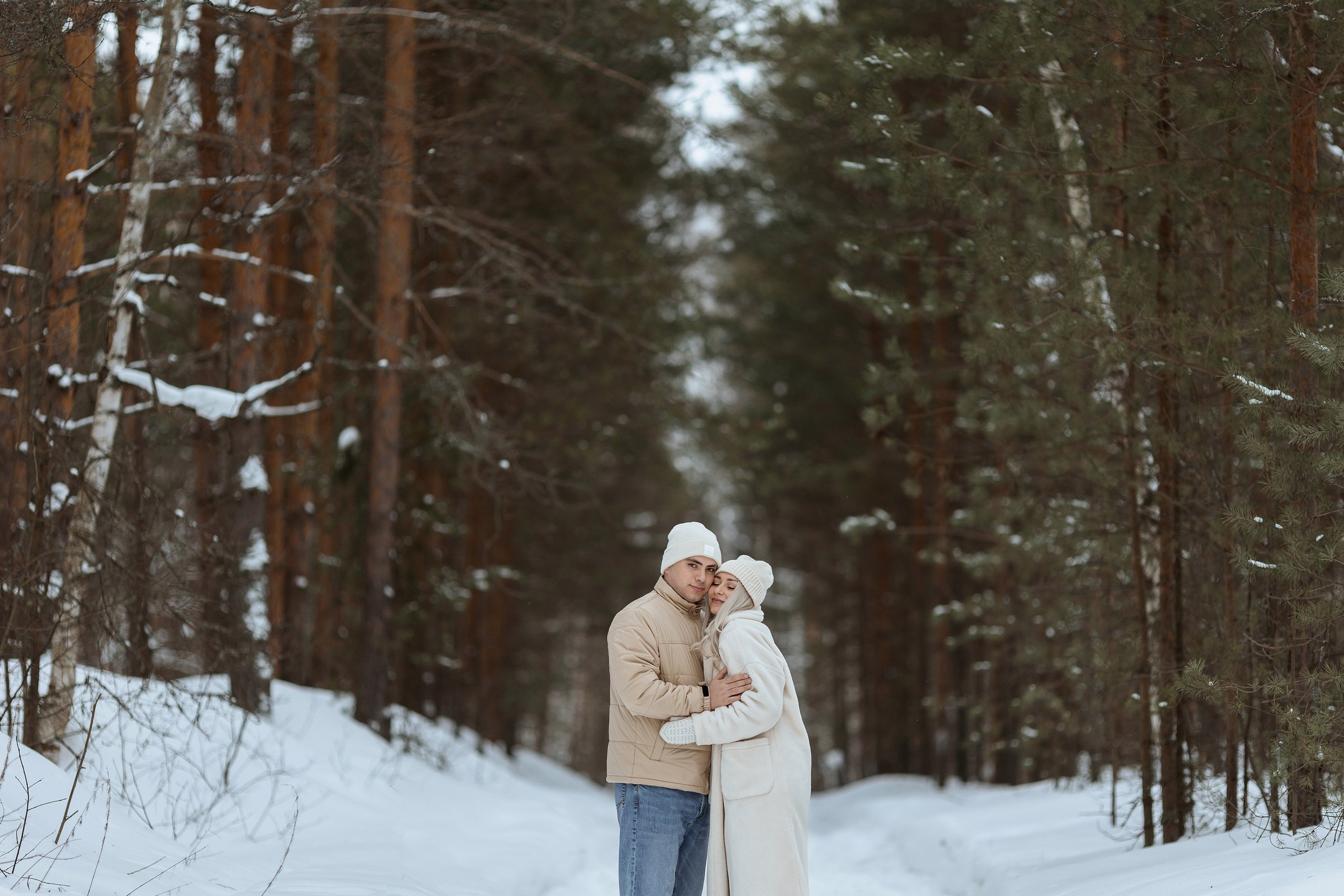  Романтичная фотосессия в зимней Москве с игрой в снежки  