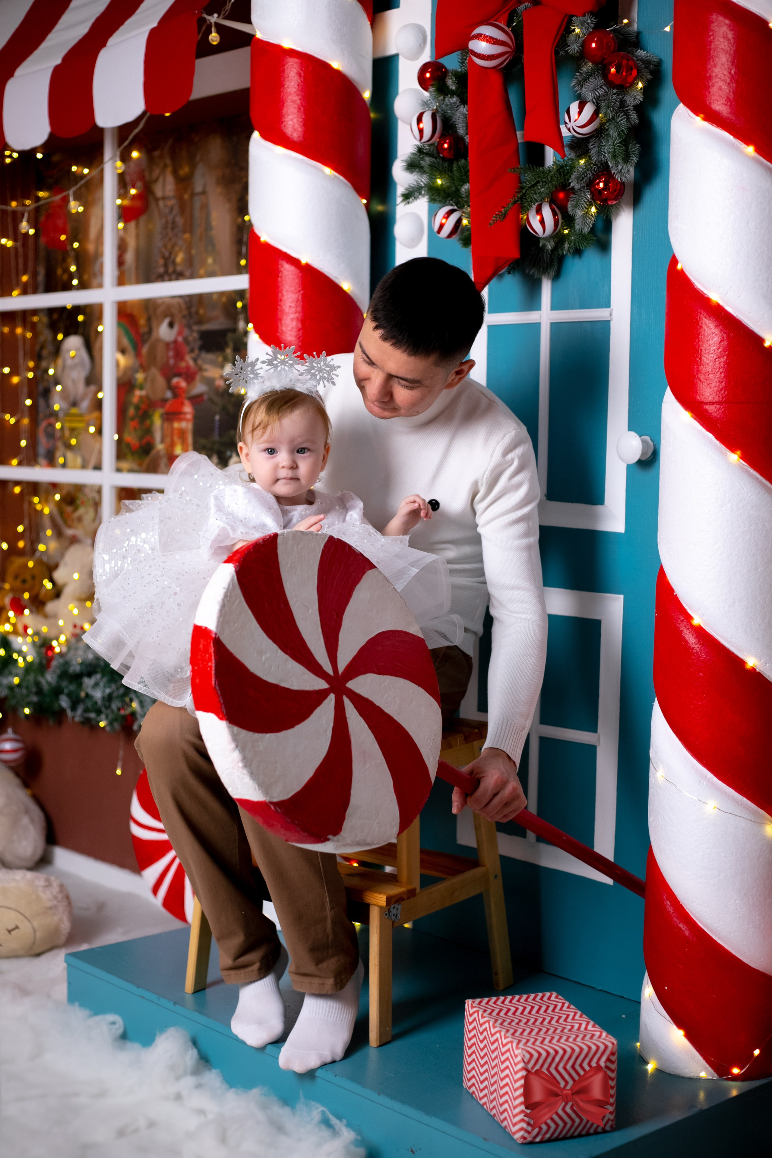 Семейная съемка. Новогодняя. Праздничная фотосессия. Фотограф Кравченко Юлия. Энгельс