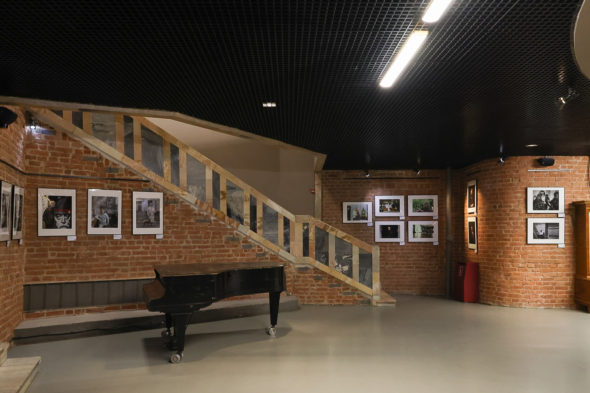 КОРИФЕИ. Репортажный, архитектурный, театральный и файн-арт фотограф Лена Мельникова в Москве