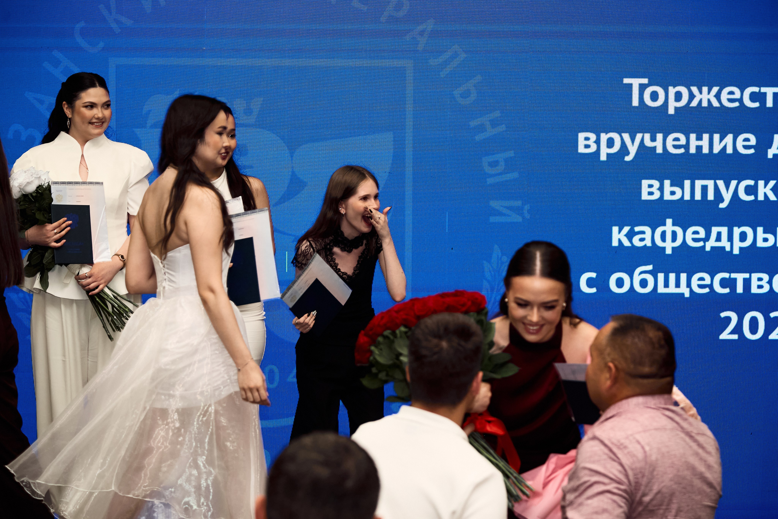 Выпускной ИСФНиМК. Репортажный и портретный фотограф Казань / Горячих Полина