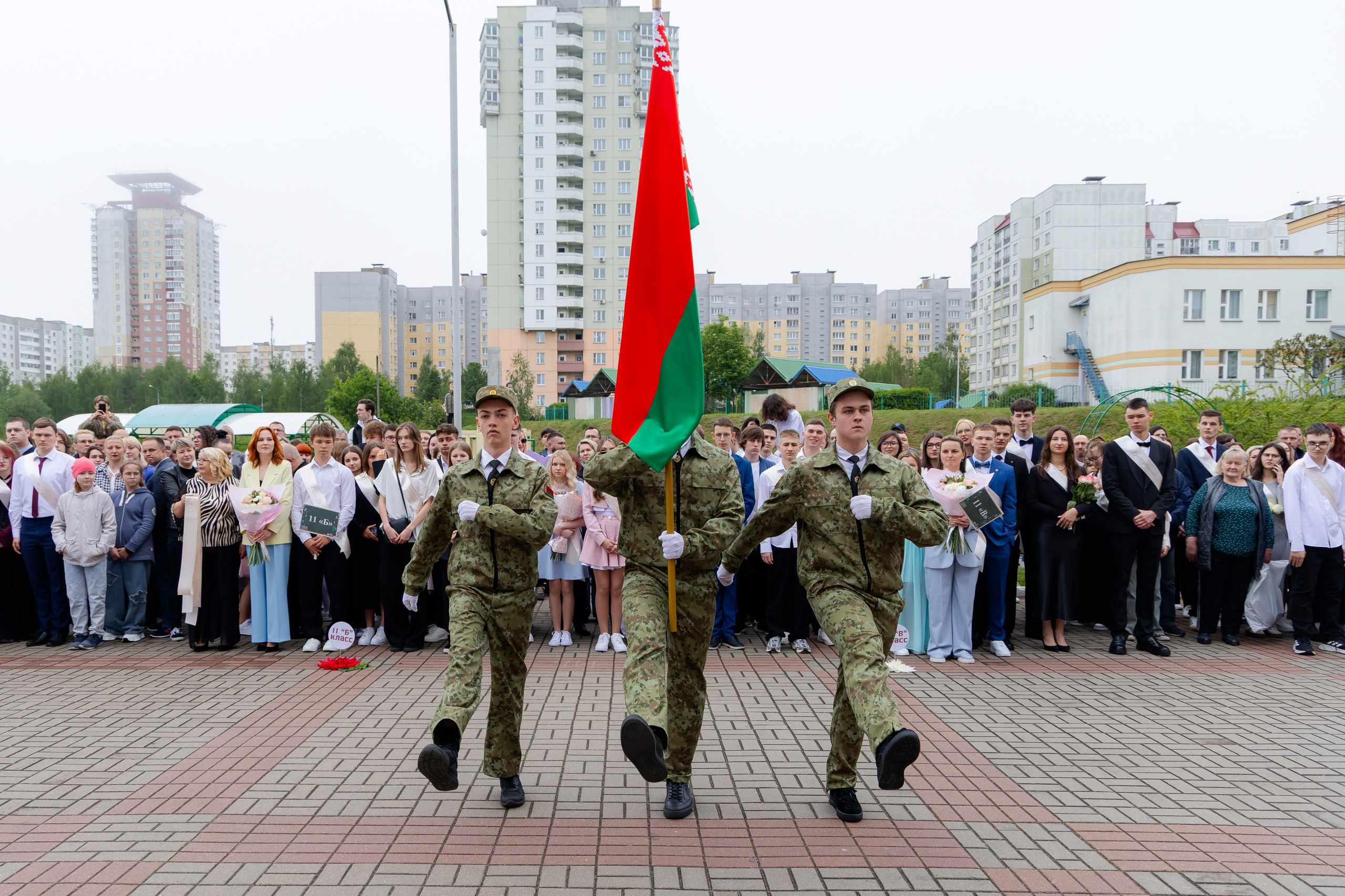 Последний звонок 2025 в Минске. Свадебный фотограф в Минске/Беларуси Сергей Спиридонов