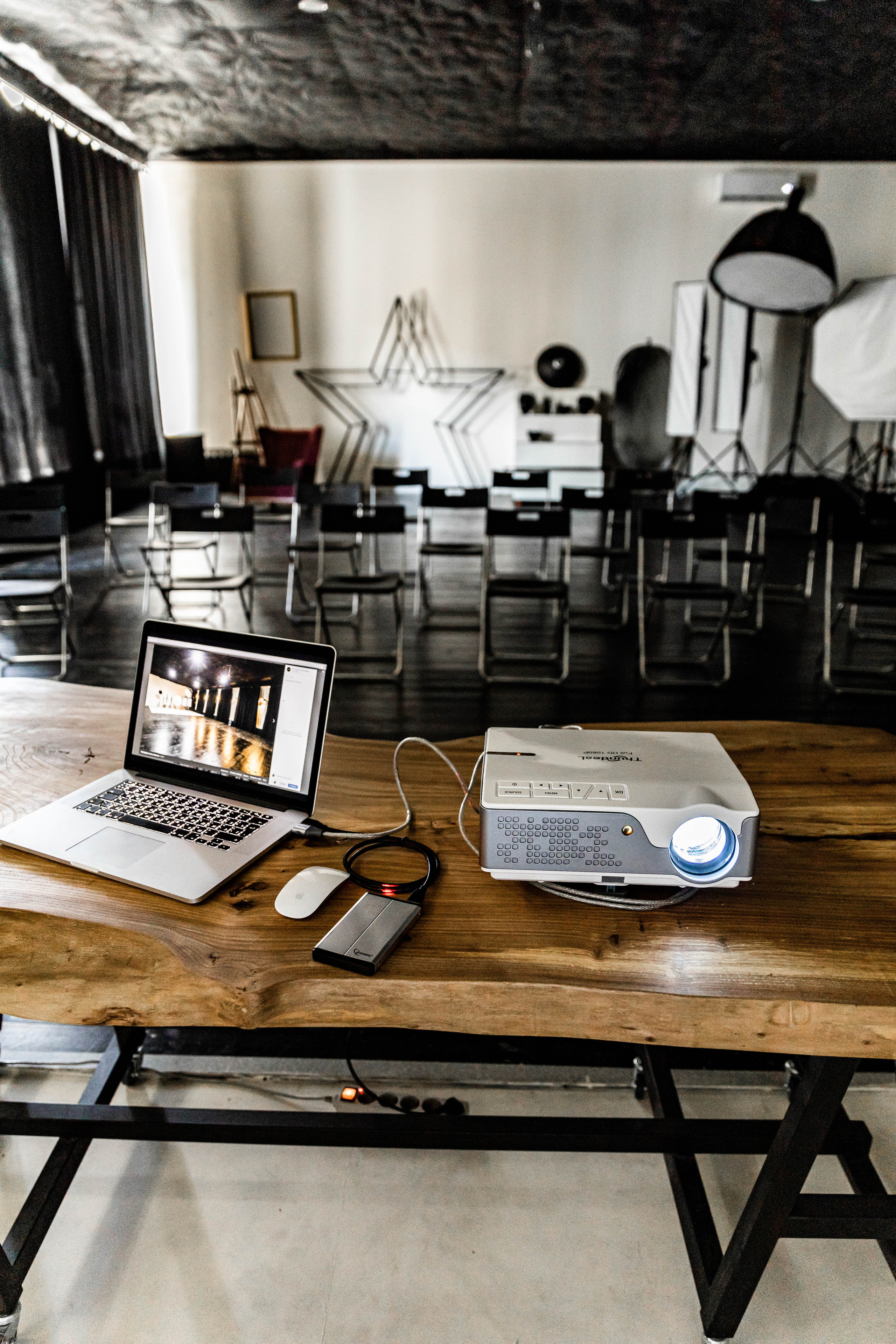 Зал «Мастерская». Аренда залов Фотосъемка Рекламная Фотосъемка Съемка для сайтов