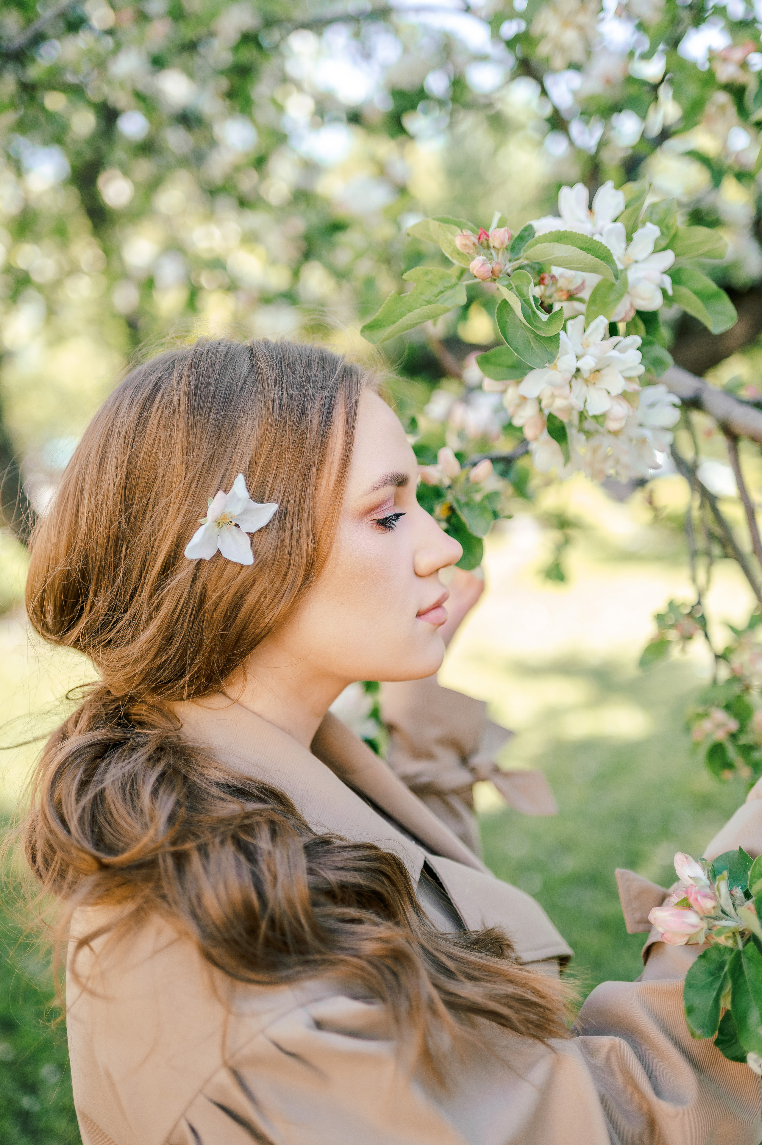 Фотосессия в розовой яблоне для Саши. Фотограф в Москве и Московской области Таня Яблочкина
