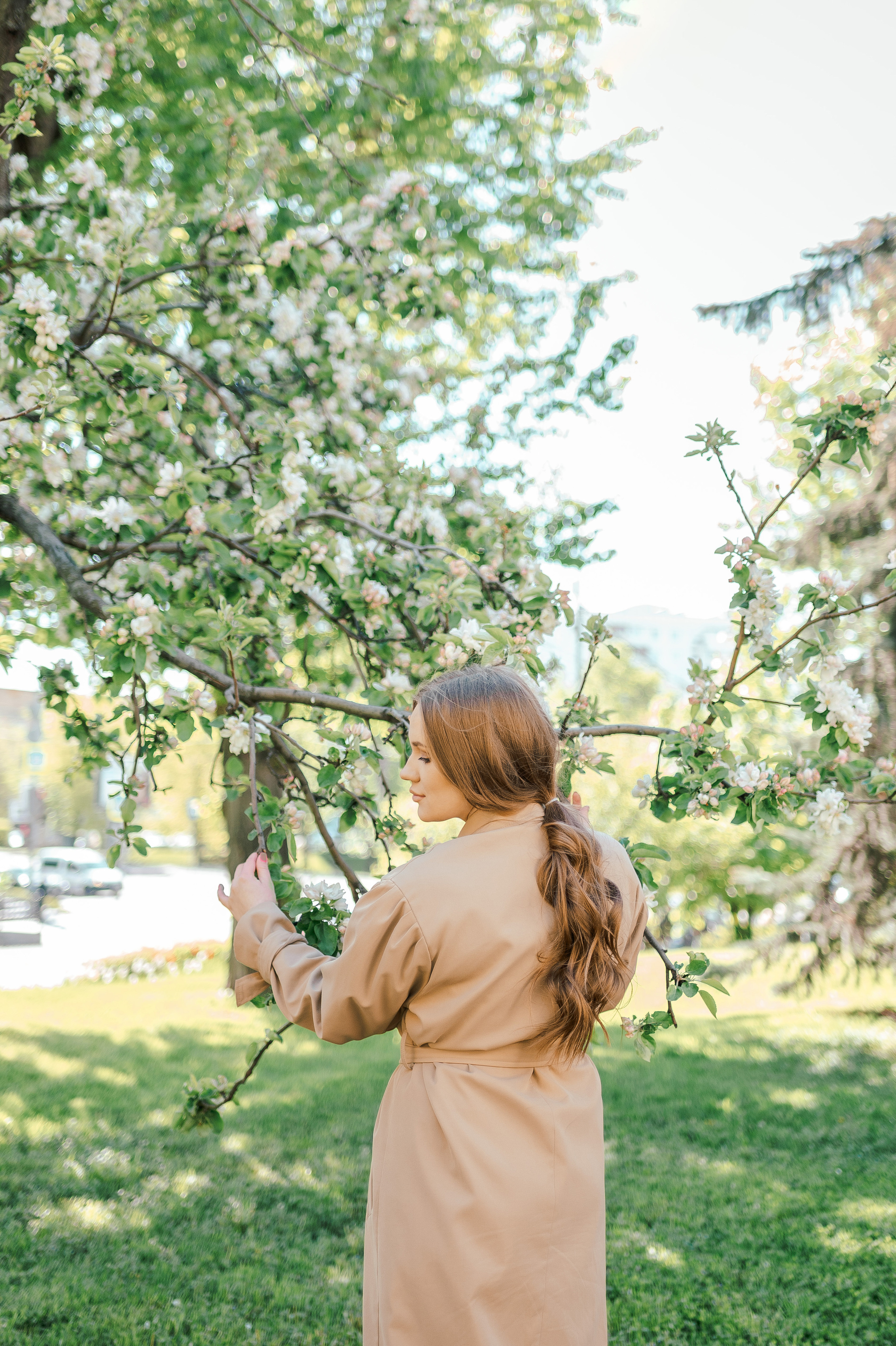Фотосессия в розовой яблоне для Саши. Фотограф в Москве и Московской области Таня Яблочкина