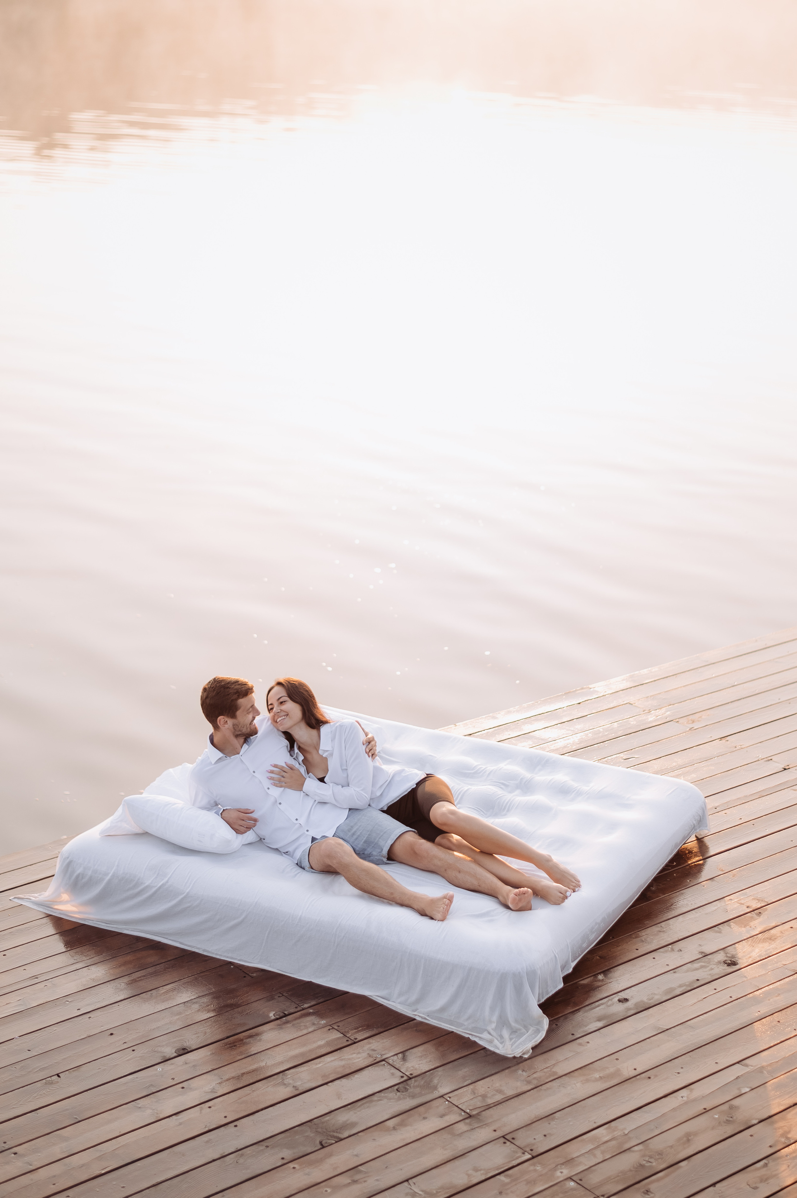 Love story Олега и Тани на озере. Фотограф в Москве и Московской области Таня Яблочкина