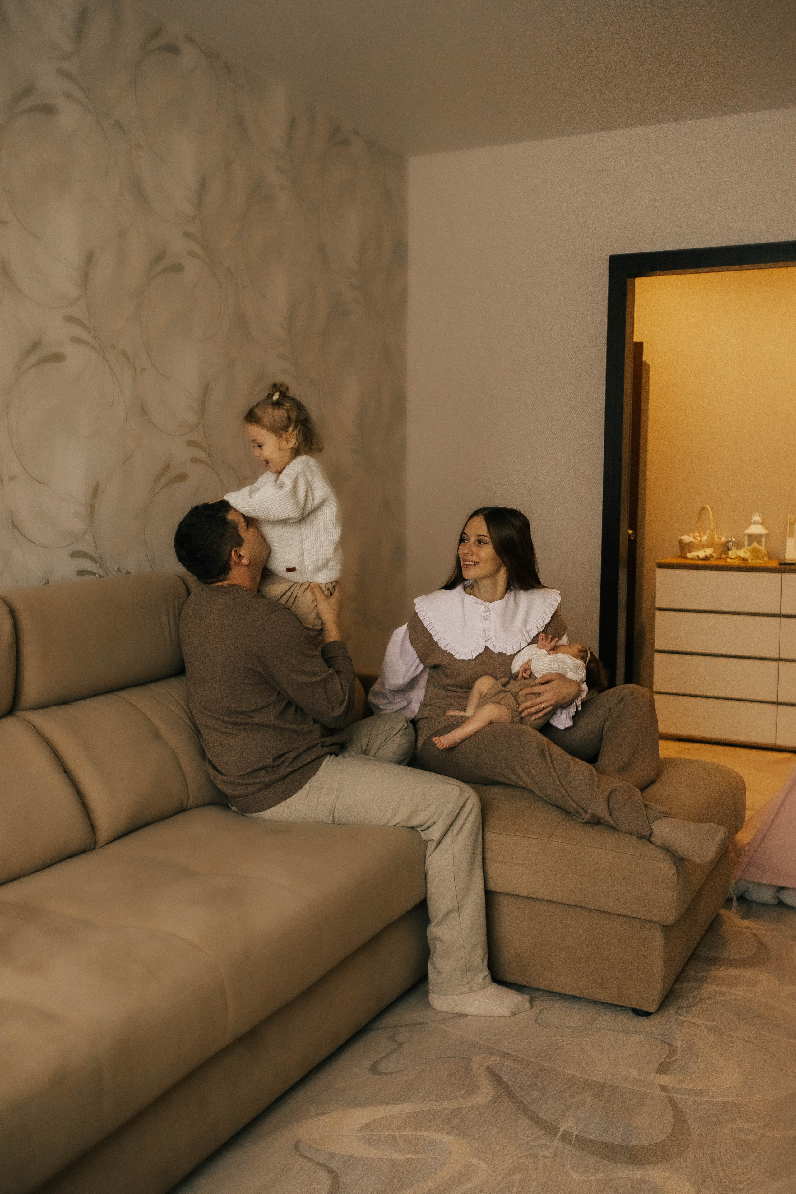 Анастасия, Андрей, Ариша и Анюта. Главная