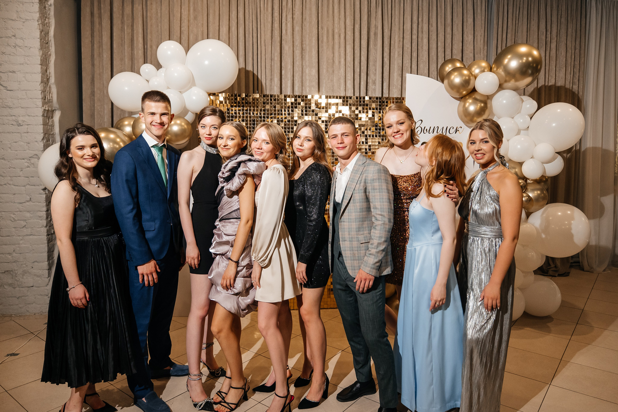 2023-06-23 Выпускной МБОУ СОШ № 10. Фотограф в Красноярске