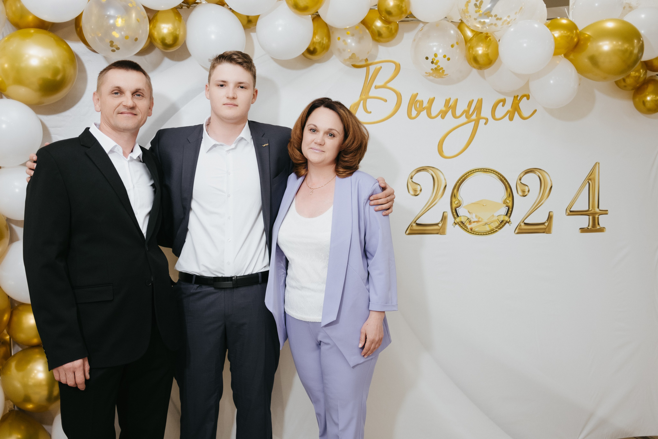 Выпускной 11 класс школы № 30. Свадебный и репортажной фотограф Денис Ожигин в Краснодаре и Краснодарском крае