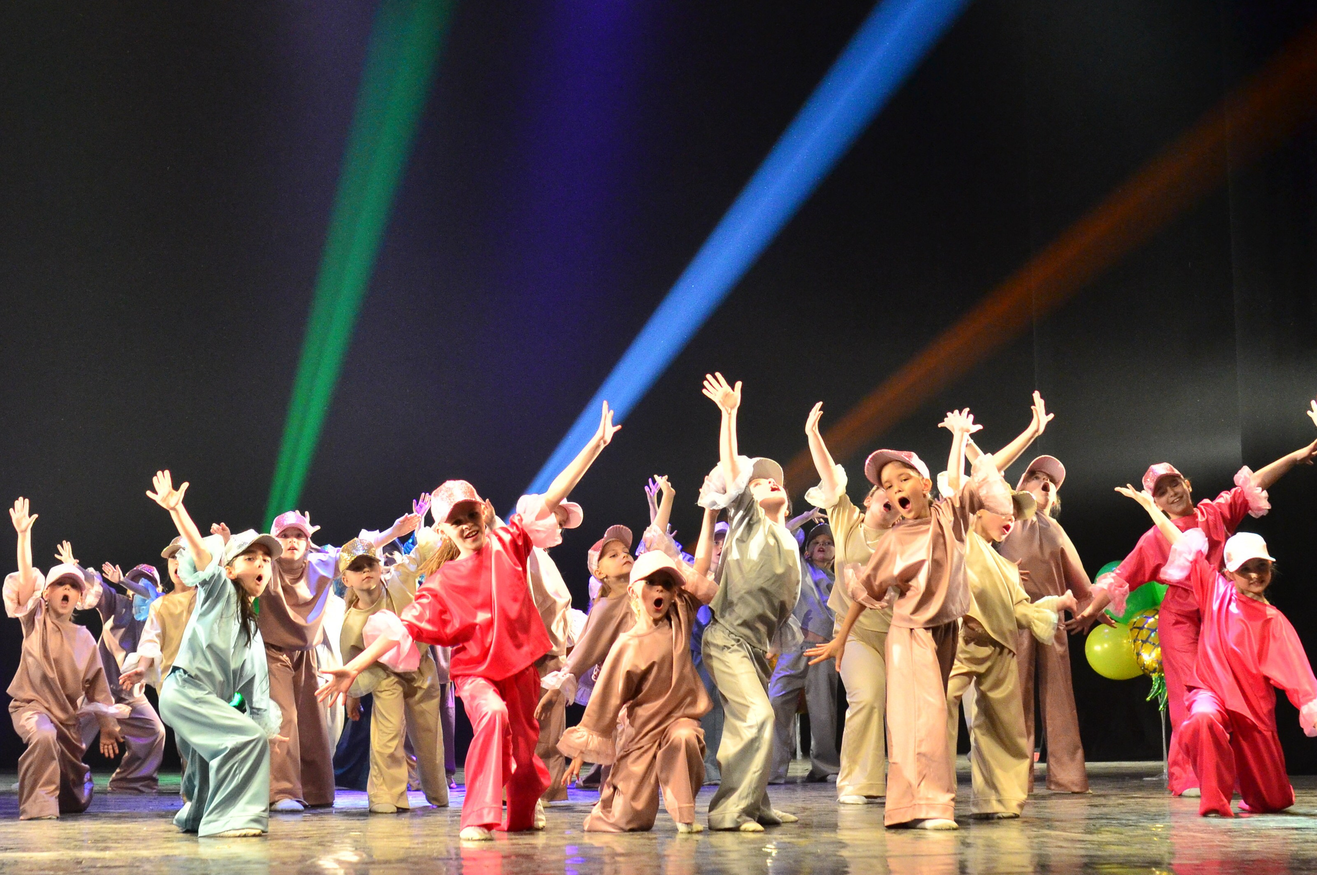 Танцы. Фото детских спортивных мероприятий и всякое интересное через объектив